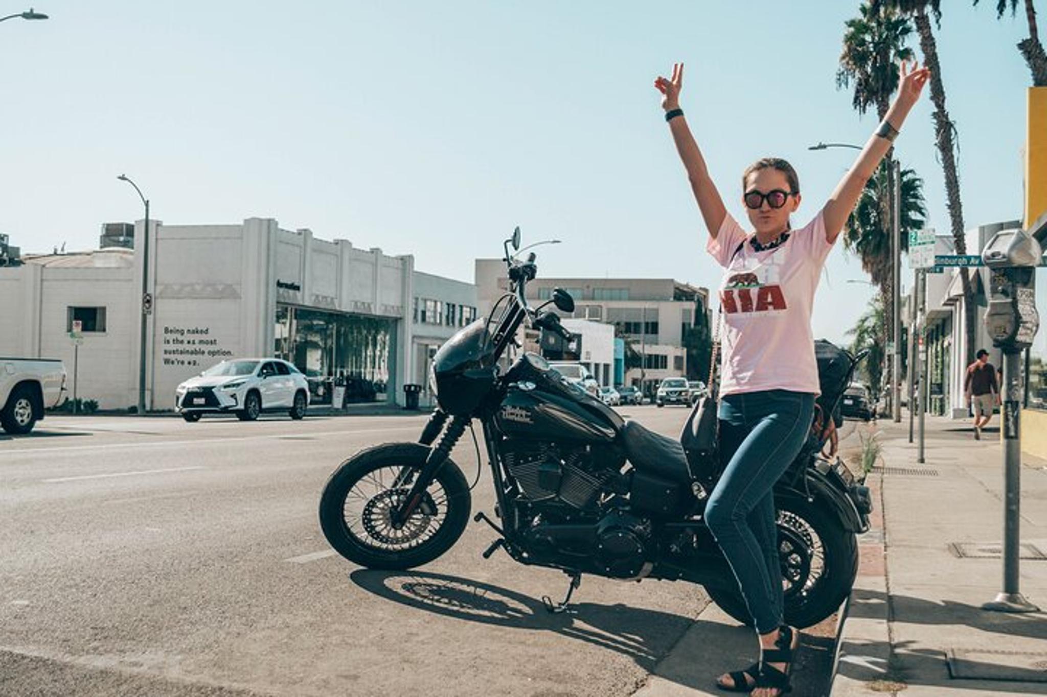 Los Angeles Murals and Graffiti Photoshoot - Image 2