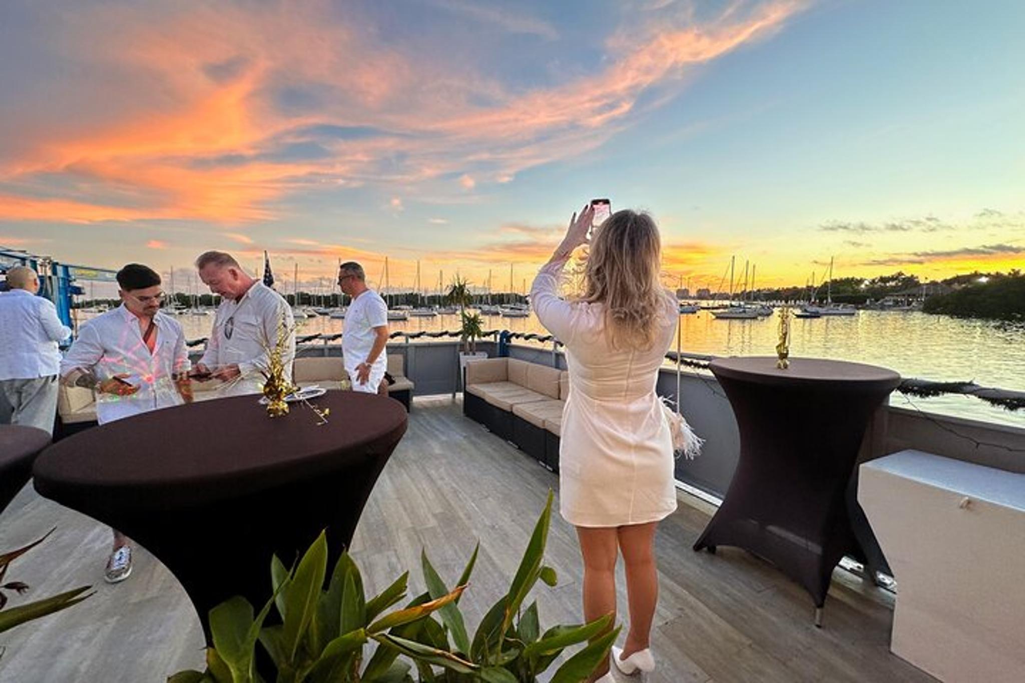 Bay Sunset Sightseeing Cruise