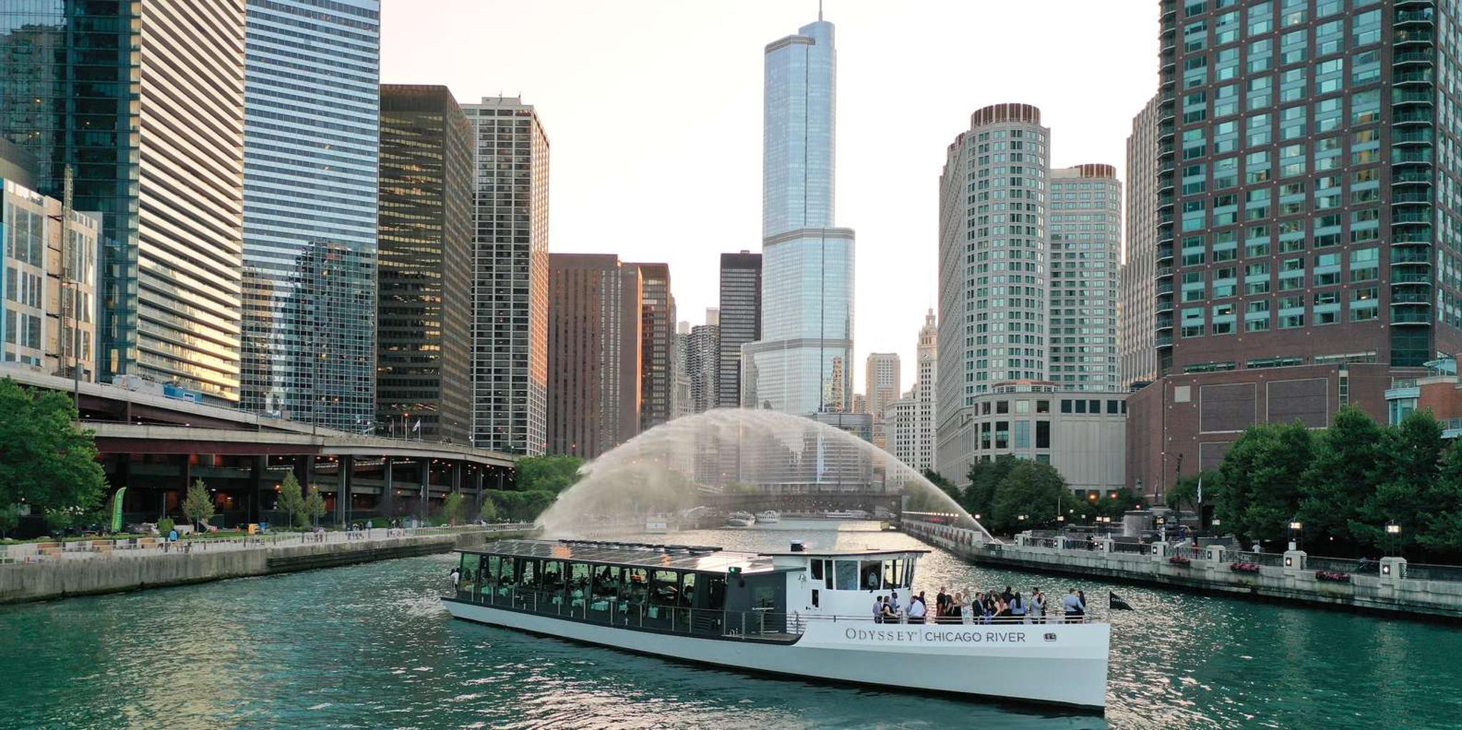 Chicago Thanksgiving Lunch Cruise on the River - Image 3