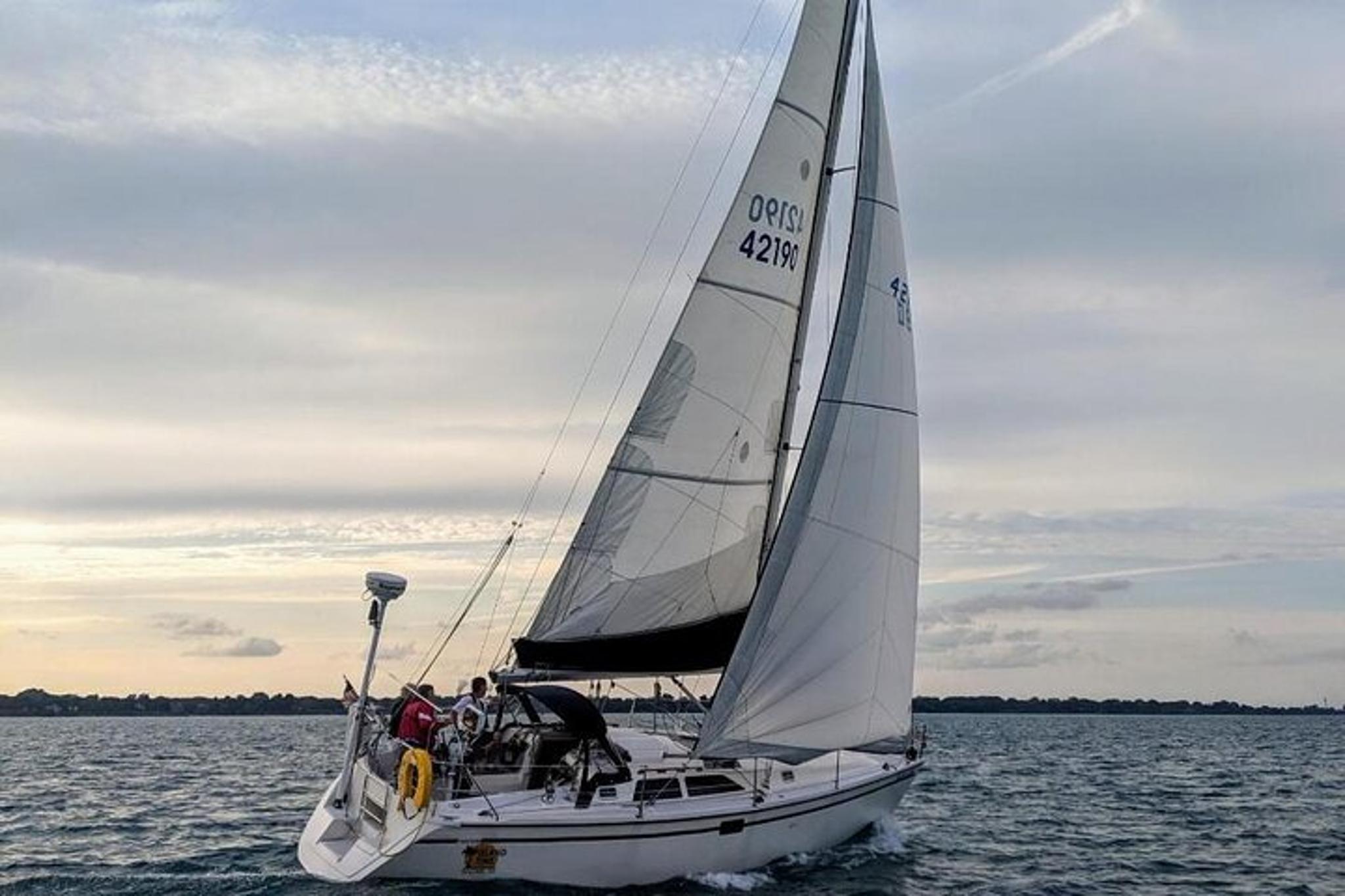 Racine Sailing Adventure on Lake Michigan 2 hr - Image 3