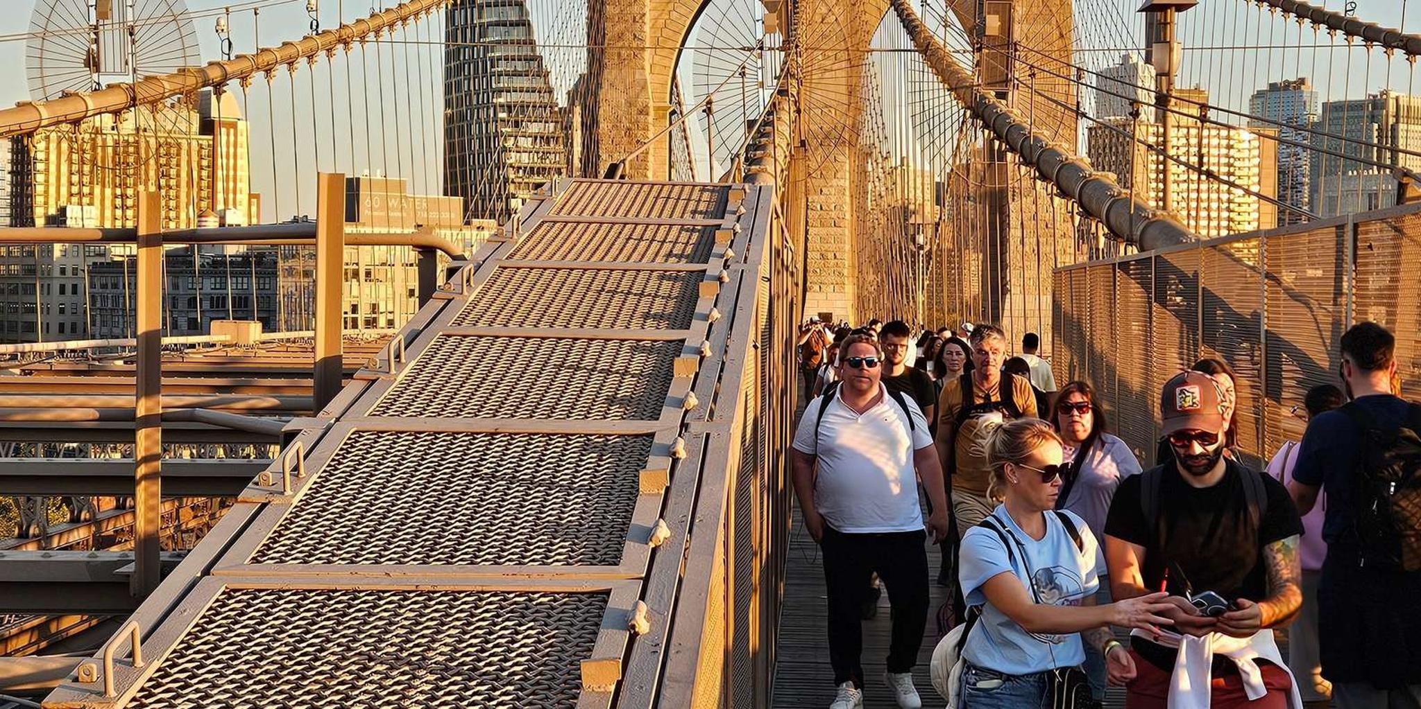 Brooklyn Bridge, DUMBO, and Coney Island Tour - Image 5