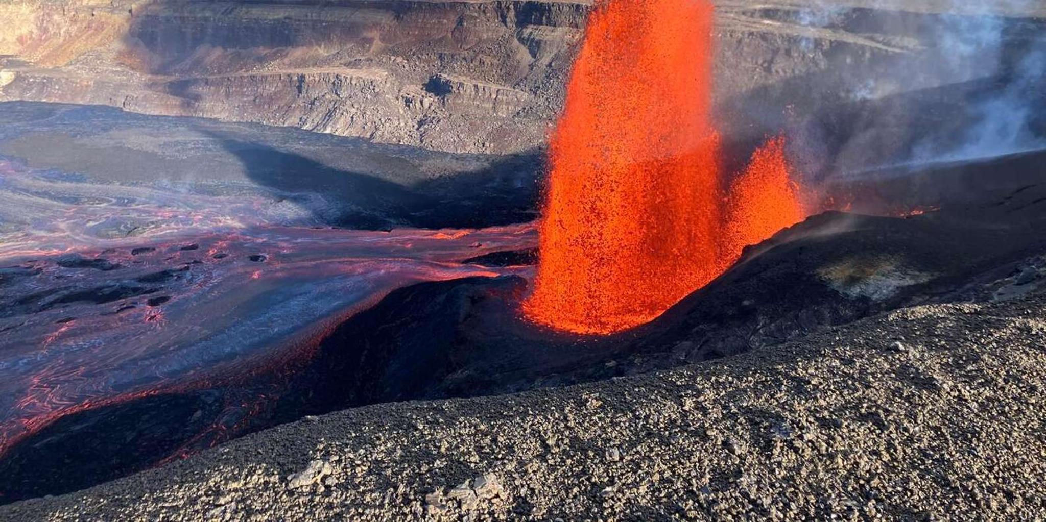 Hilo Kilauea Fissure 8 Hiking Tour - Image 1