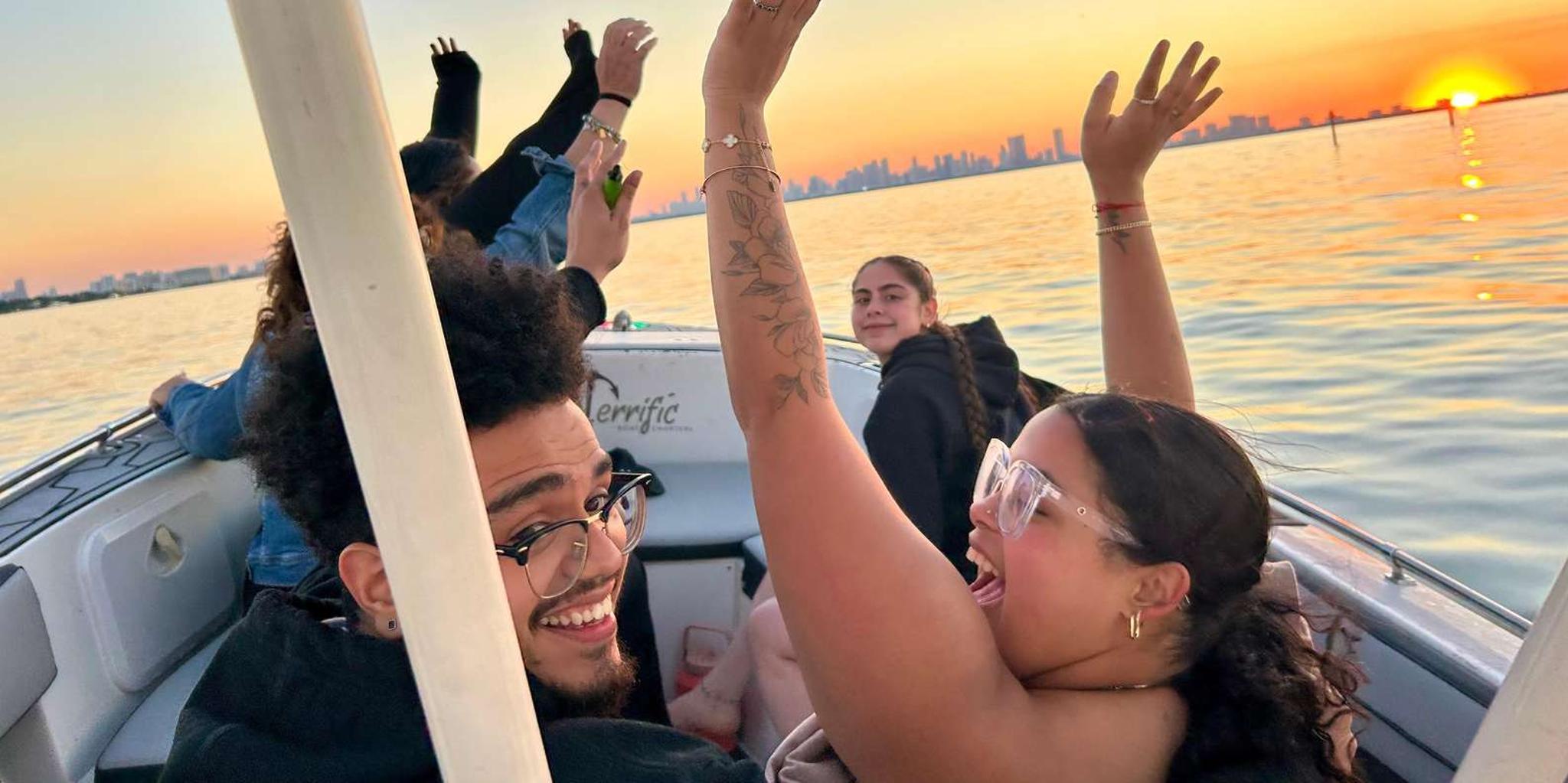 Miami Sunset Boat Tour with Champagne - Image 3