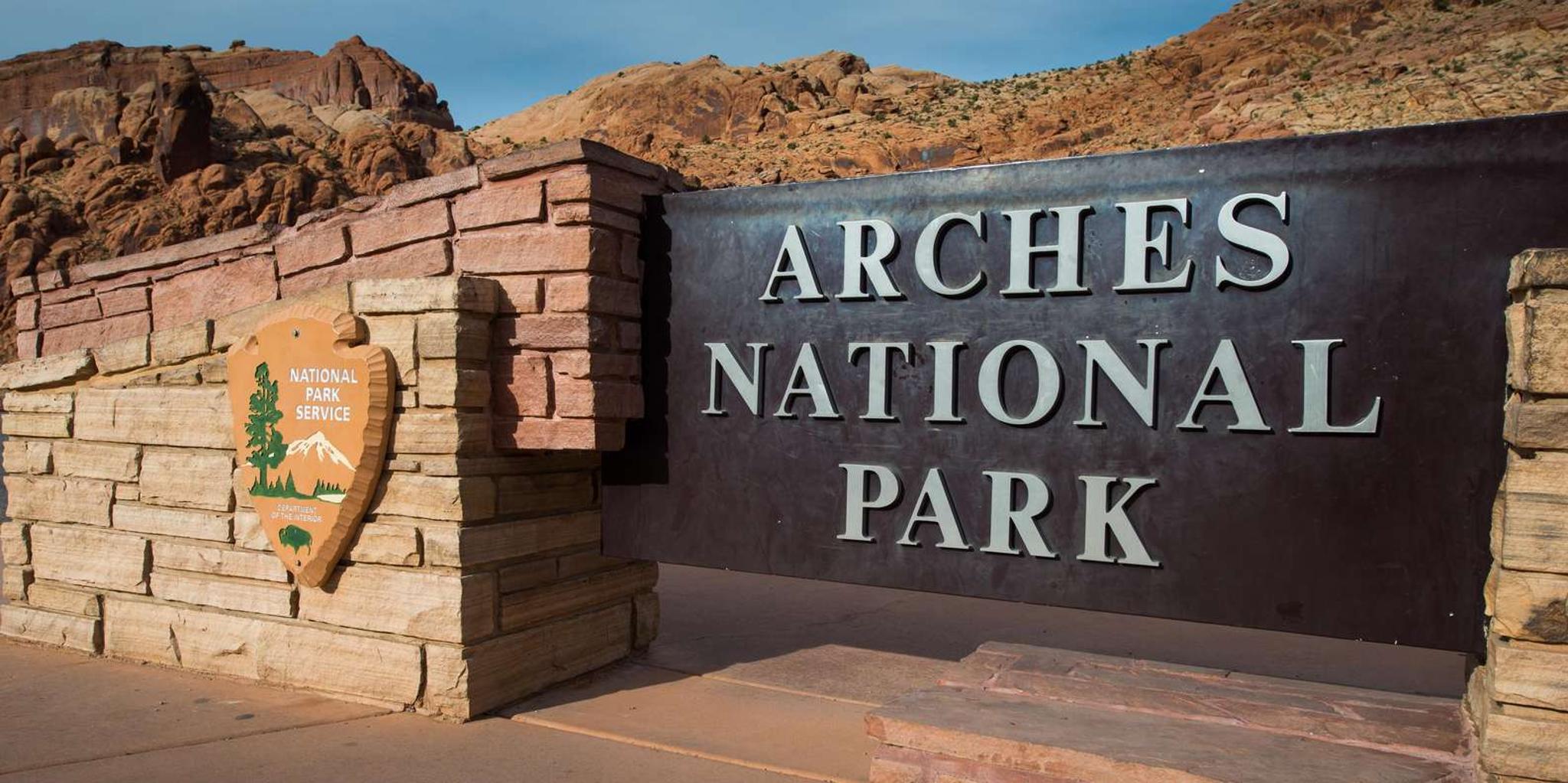 Moab Arches National Park Scenic Tour with Short Hikes - Image 5