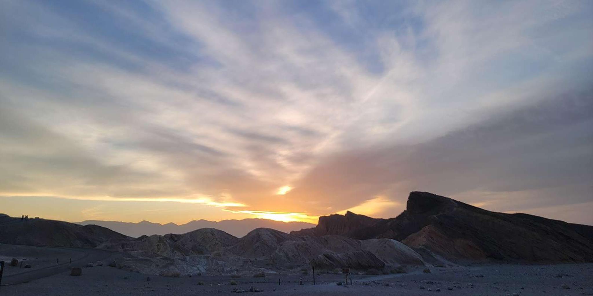 Las Vegas Death Valley Sunset and Stargazing Tour 12 hr - Image 2