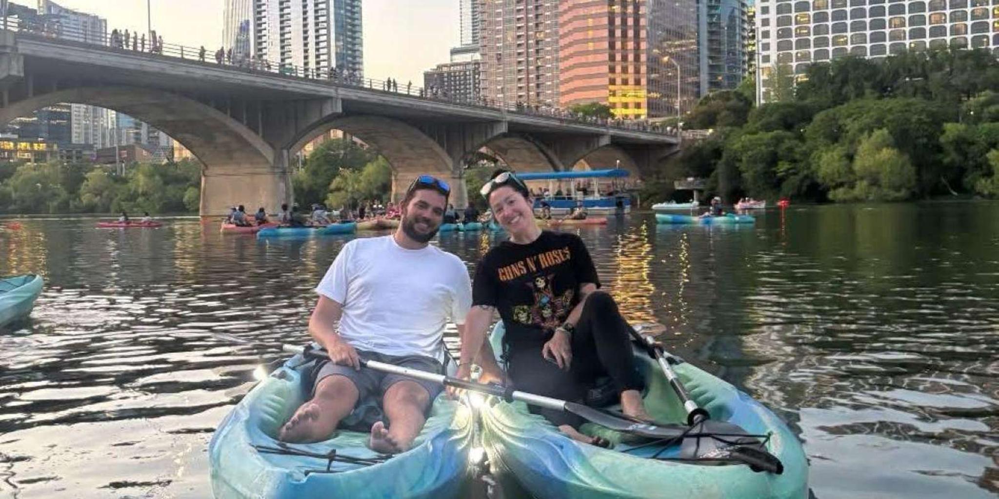 Austin Bat Bridge Paddleboard and Kayak Tour at Sunset - Image 5