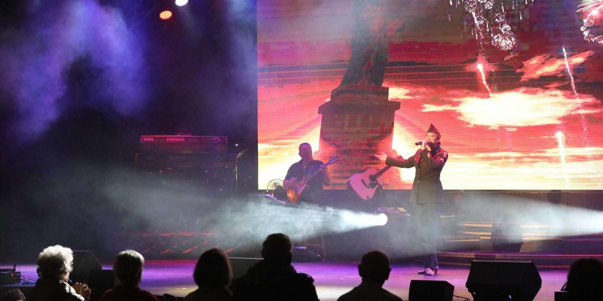 Pigeon Forge Grand American Opry Show - Image 2