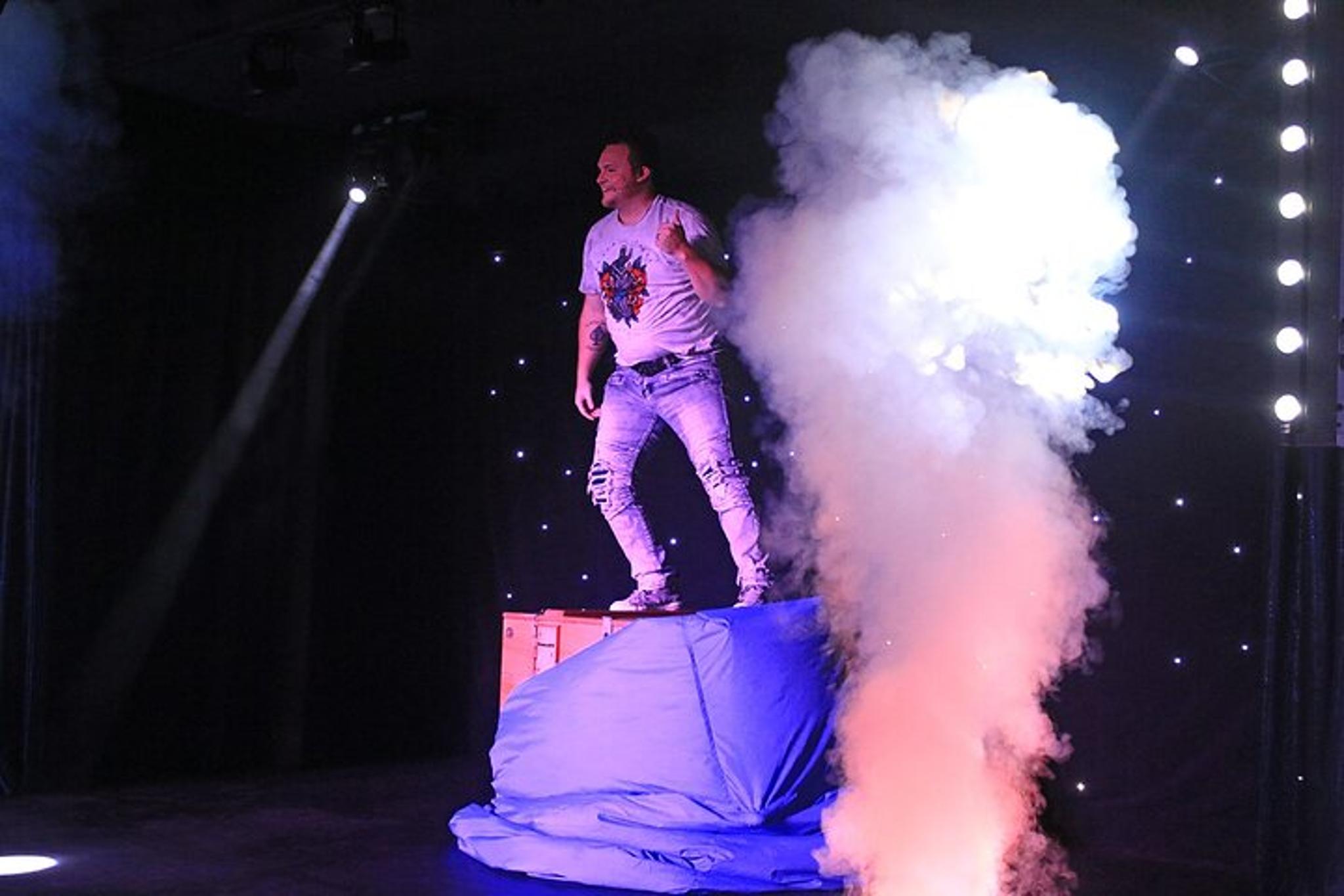 Destin Magic Show with Noah & Heather Wells - Image 6