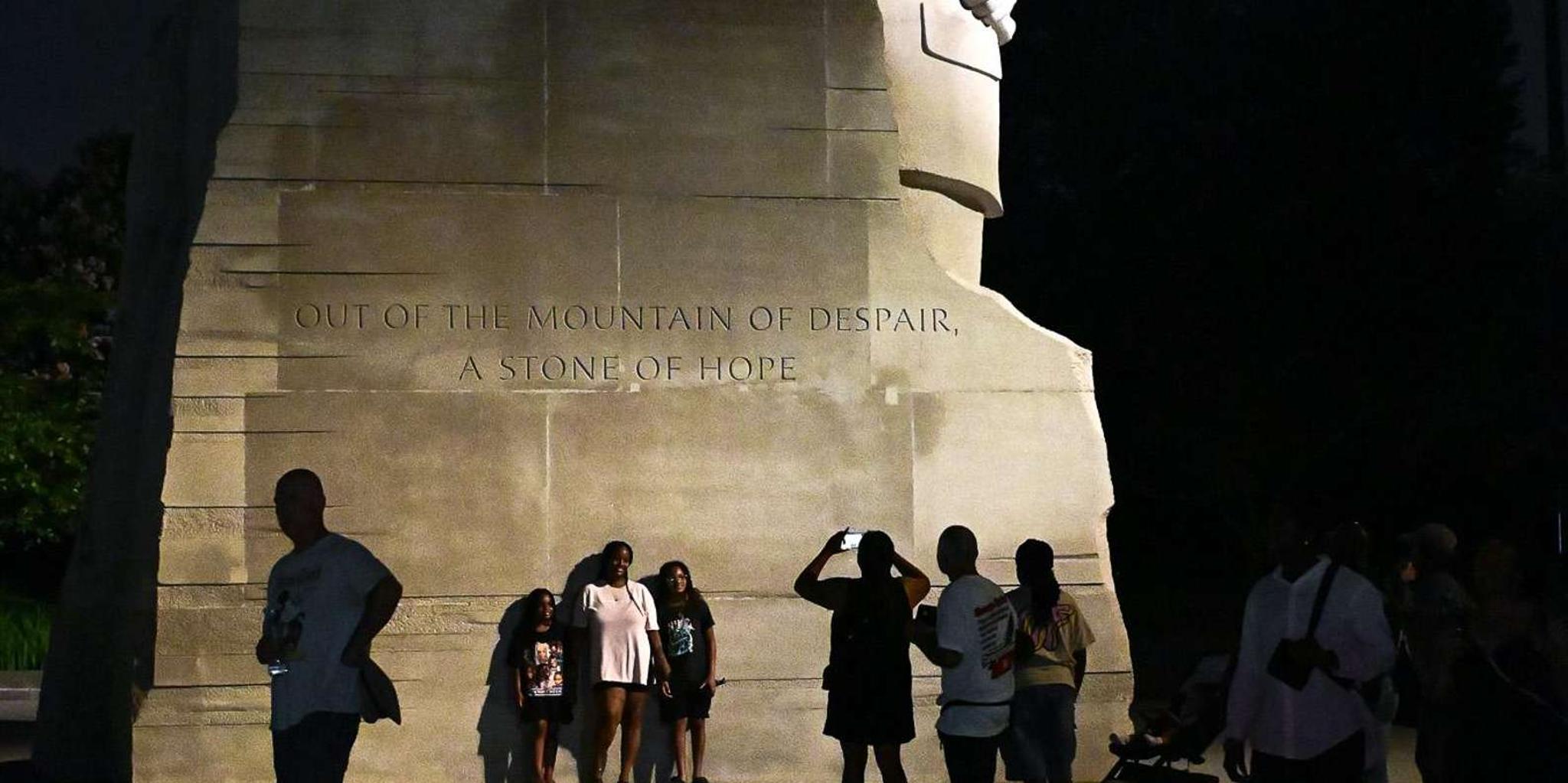 Washington DC Night Memorials Tour - Image 3