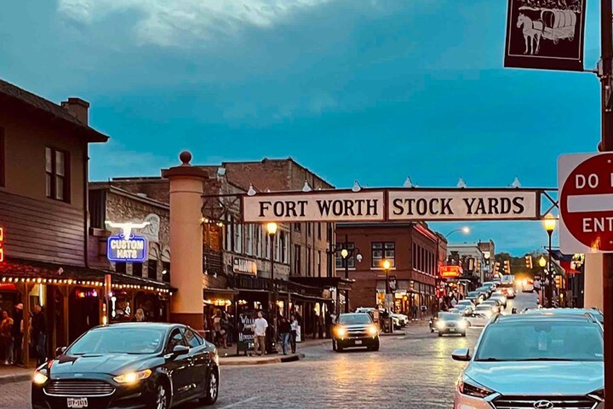 Fort Worth Ghost Walking Tour with Booze