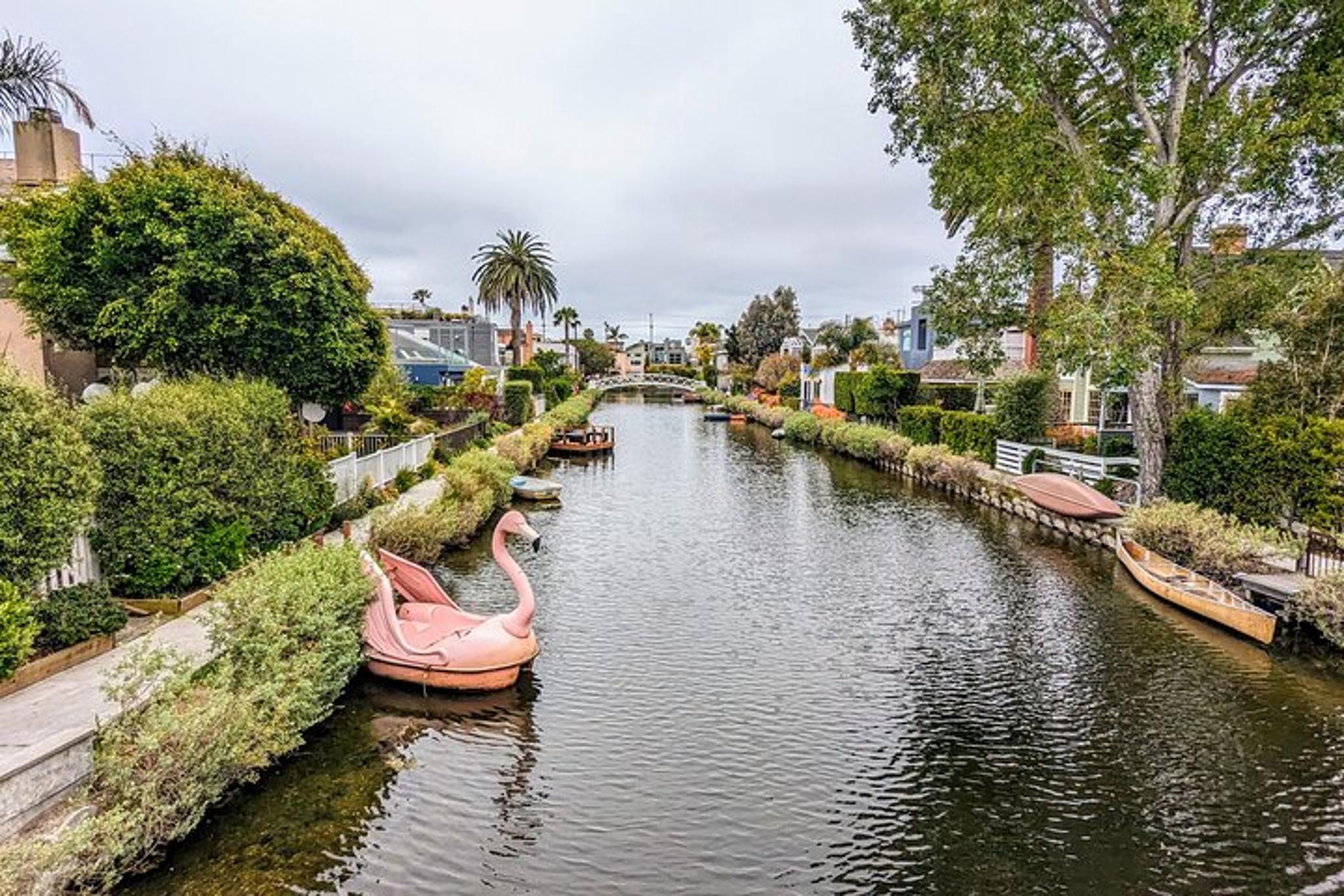 California Beach Towns and Celebrity Homes Tour - Image 6