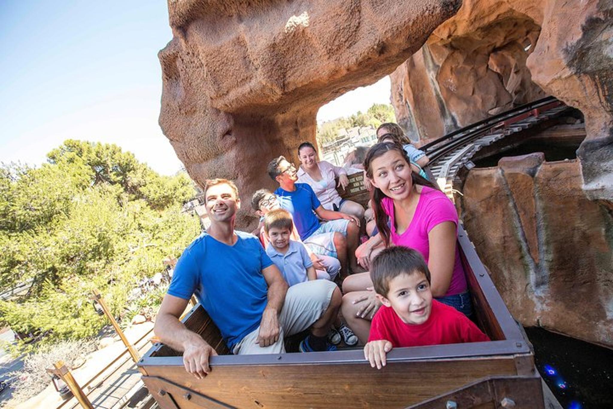 Anaheim Knott's Berry Farm Tour with Transfers - Image 4