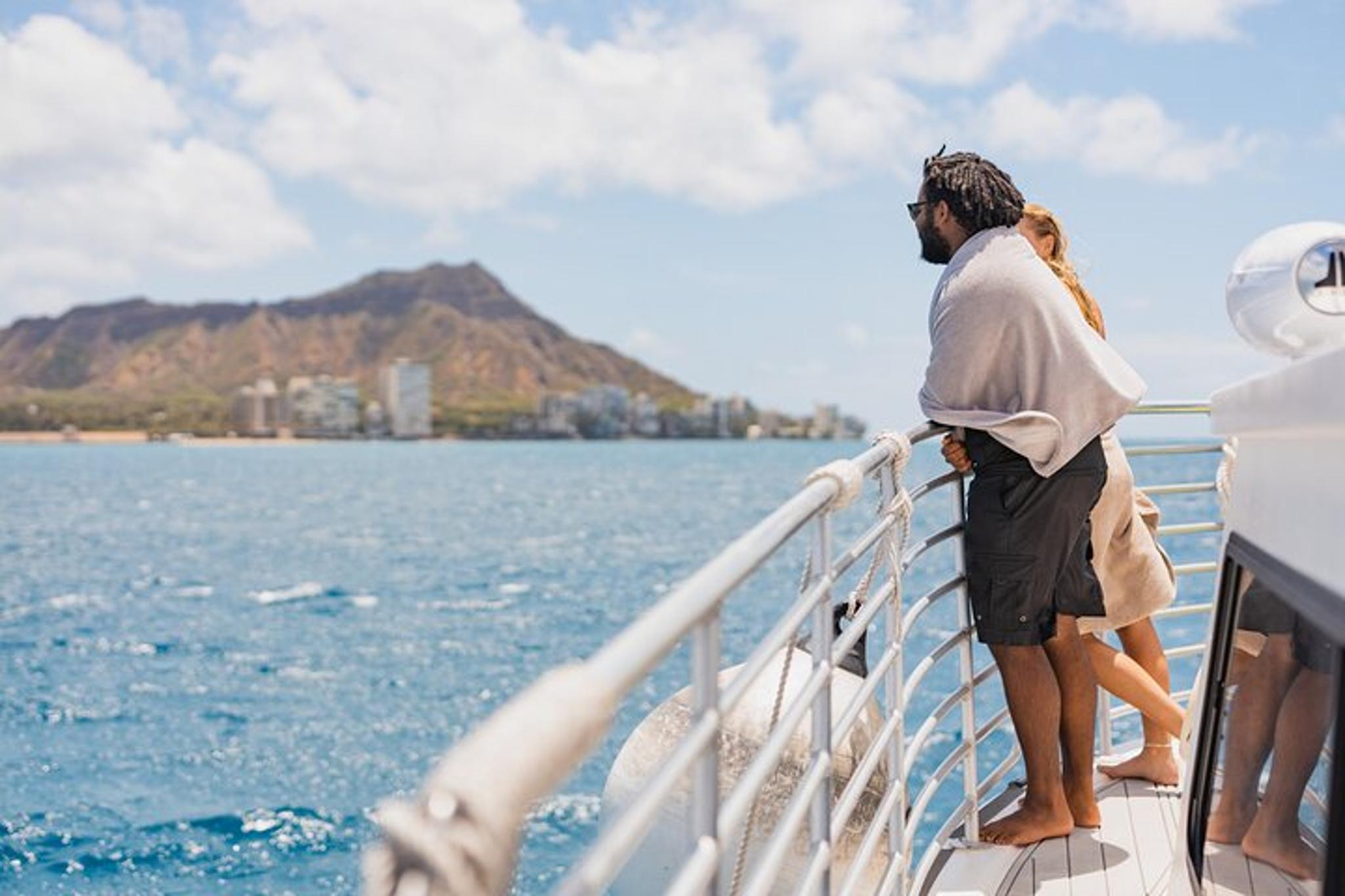 Waikiki Turtle Snorkeling Tour with Trolley Ride - Image 3