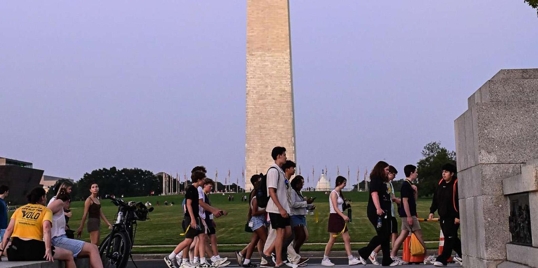 Washington DC Night Memorials Tour - Image 6