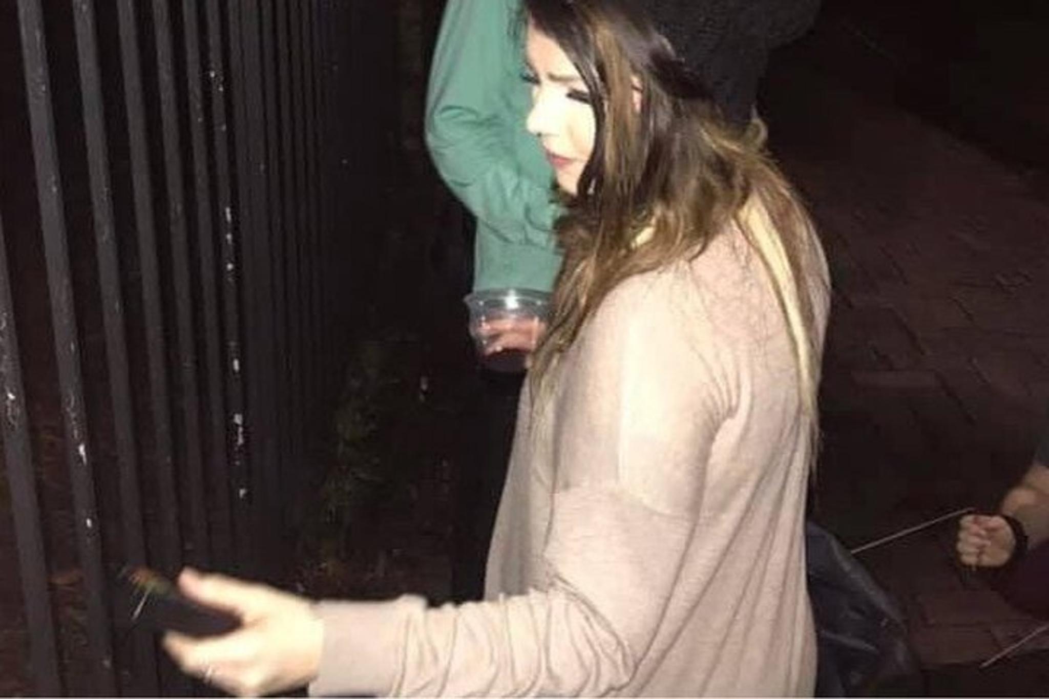 Helen Ghosts of Christmas Past Tour - Image 3