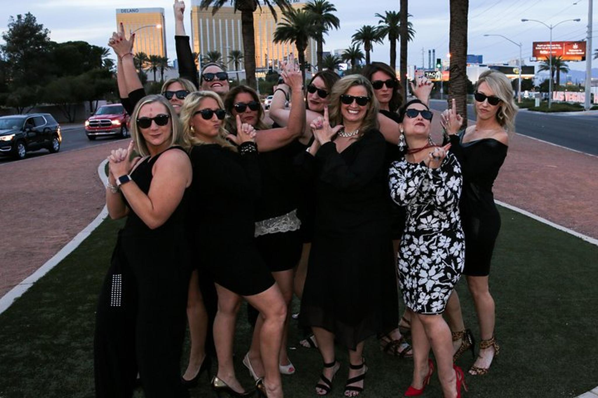 Las Vegas Photo Tour by Limousine - Image 4