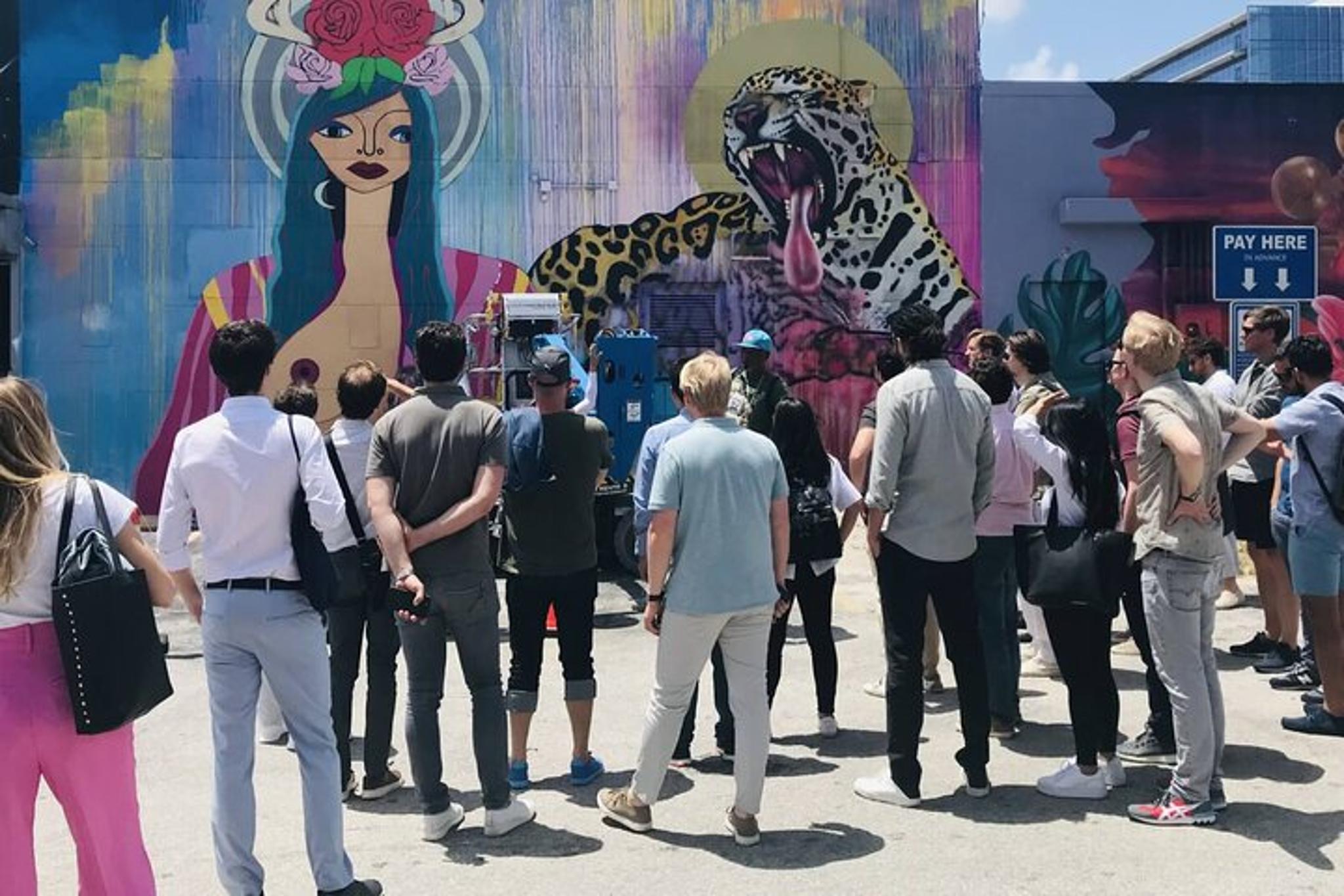 Miami Graffiti Tour with Complimentary Drink 90 min - Image 2