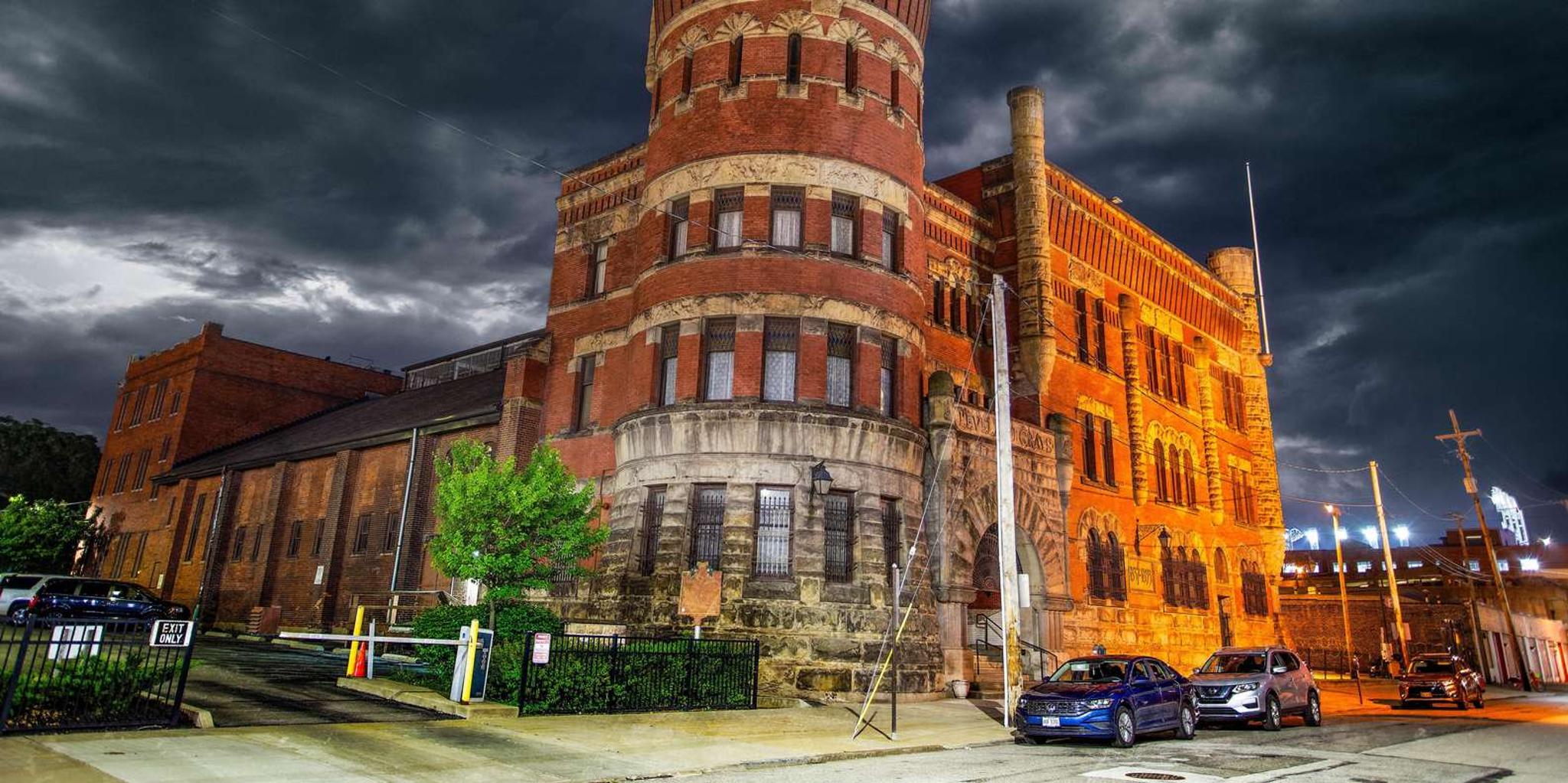 Cleveland Ghost Tour on Prospect - Image 3