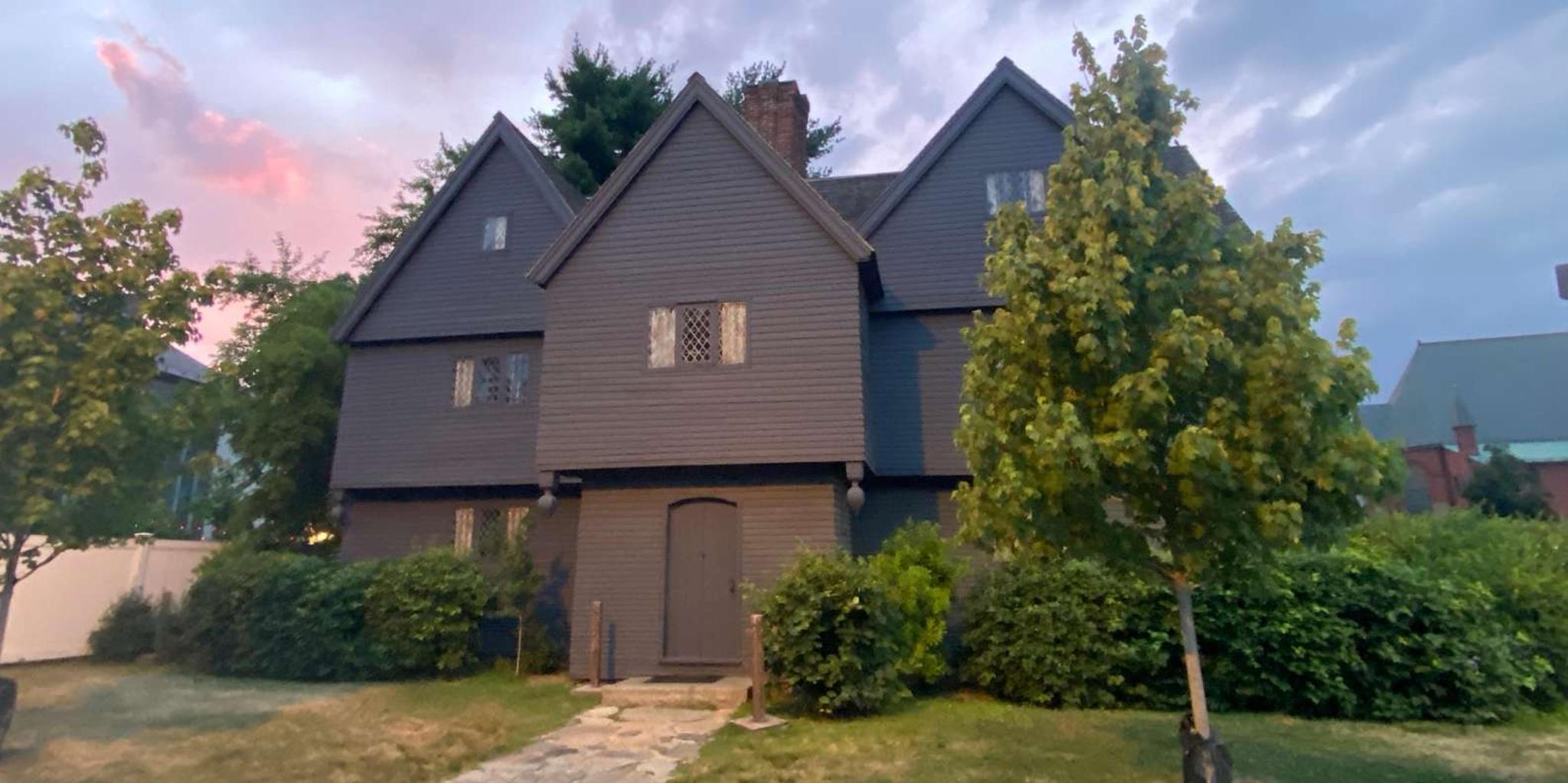 Salem History and Hauntings Walking Tour - Image 2