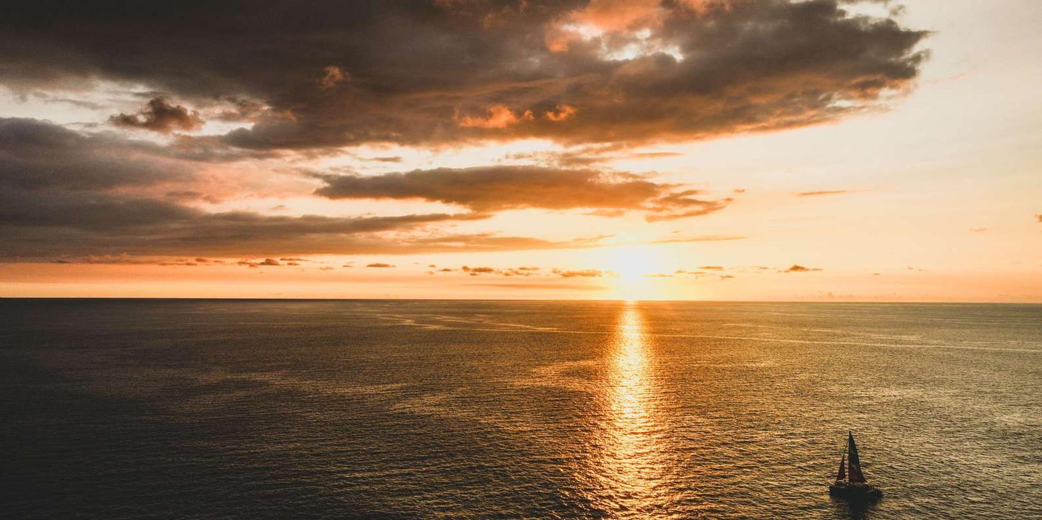 Kona Catamaran Sunset Sail - Image 3