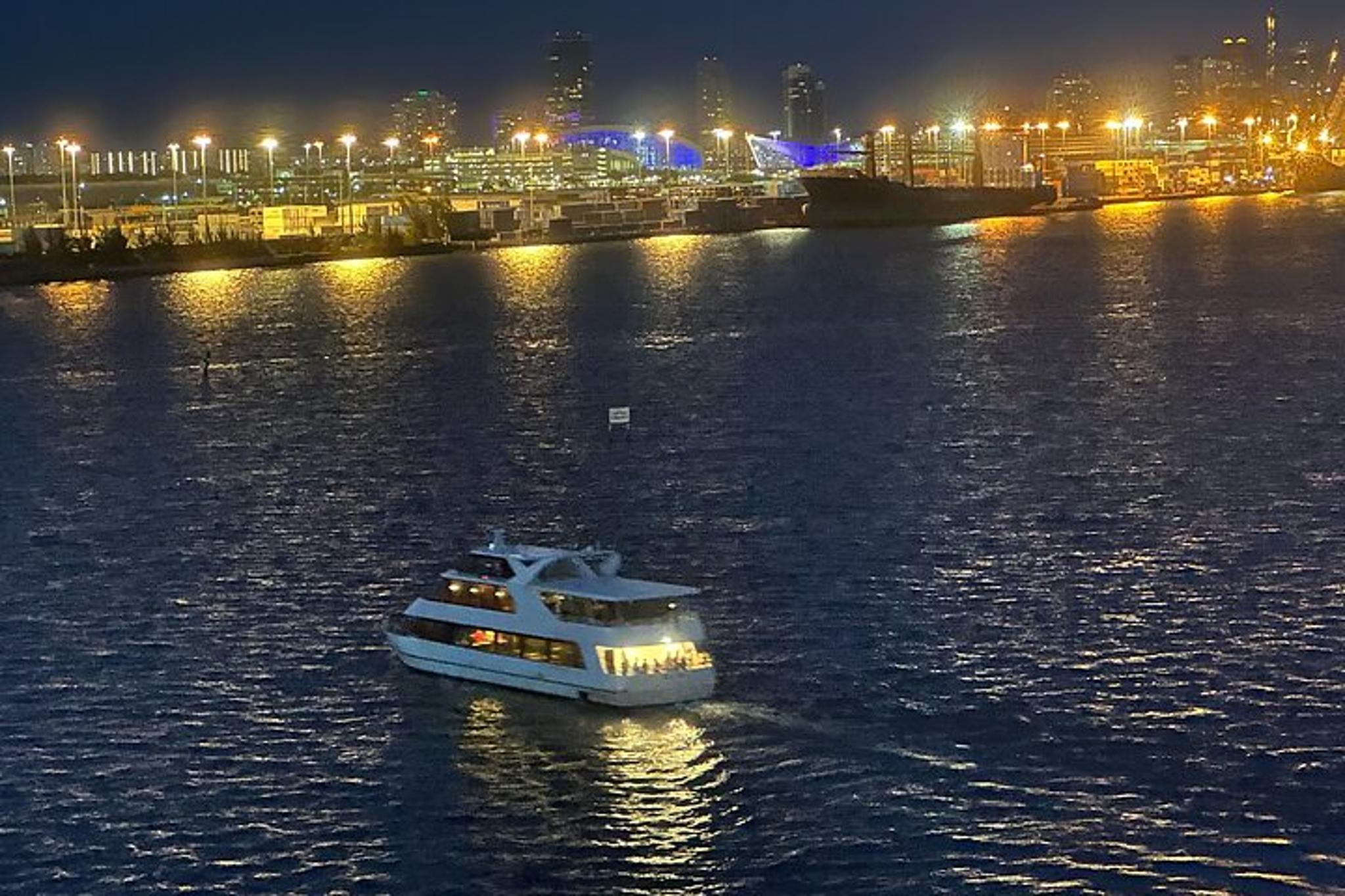 Miami Boat Party with Open Bar 75 min - Image 3