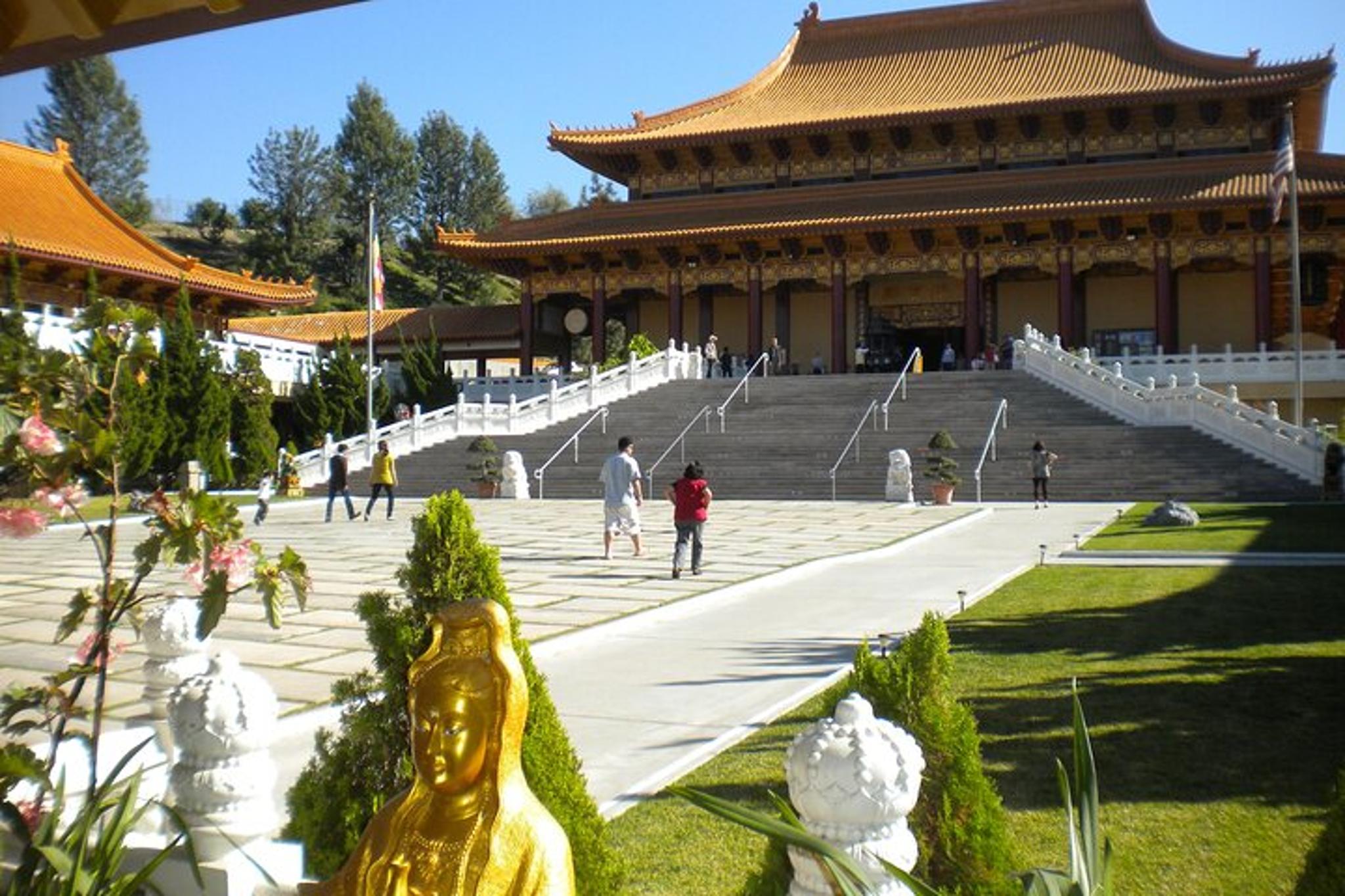 Los Angeles Hindu Temple and Buddhist Monastery Tour - Image 6