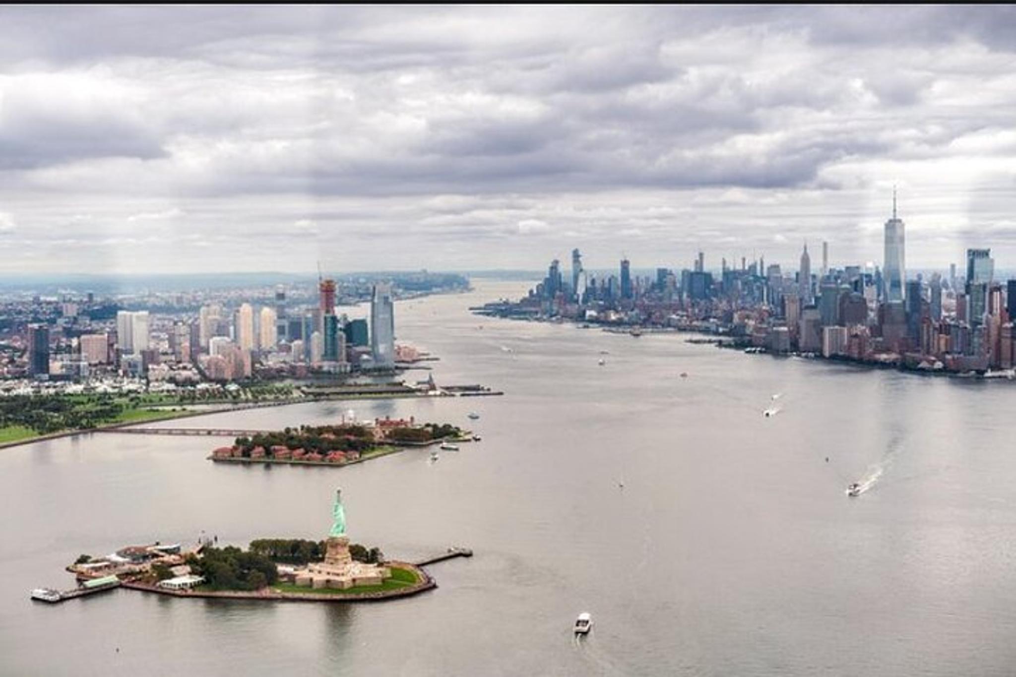 New York Helicopter Tour - Image 6