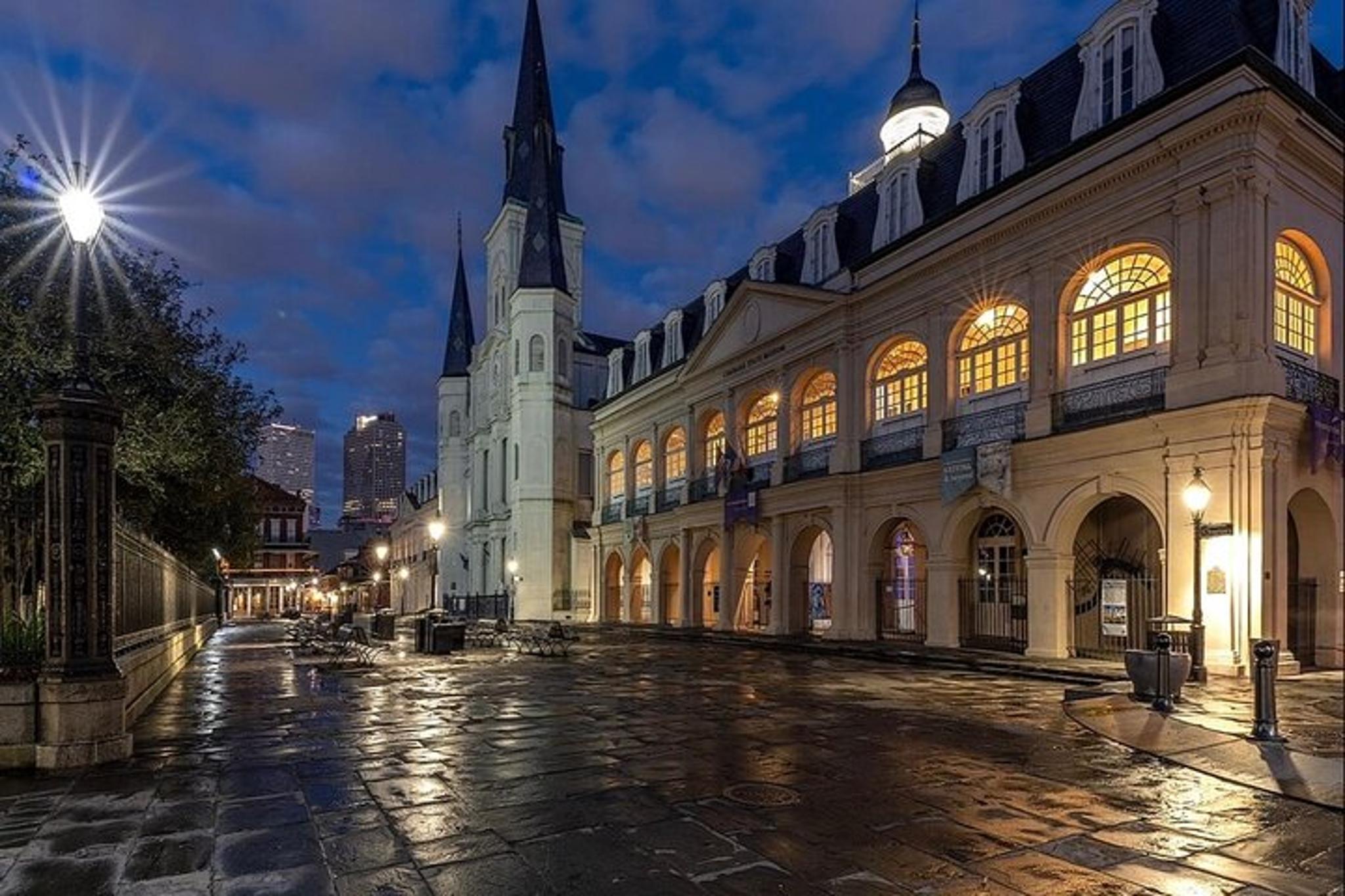 New Orleans French Quarter Haunted Cocktail Tour - Image 6