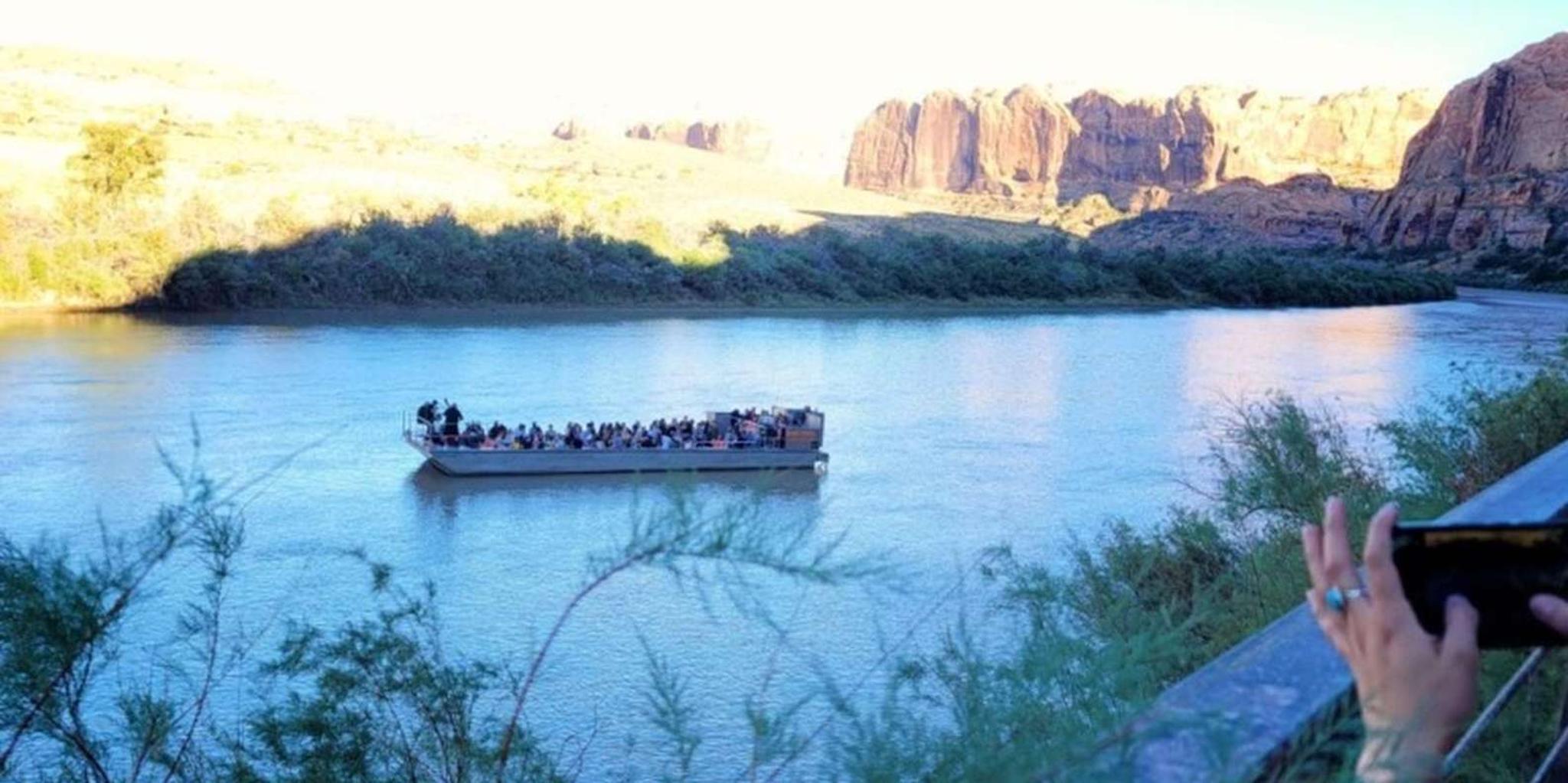 Moab Colorado River Jet Boat Tour with Dinner - Image 4