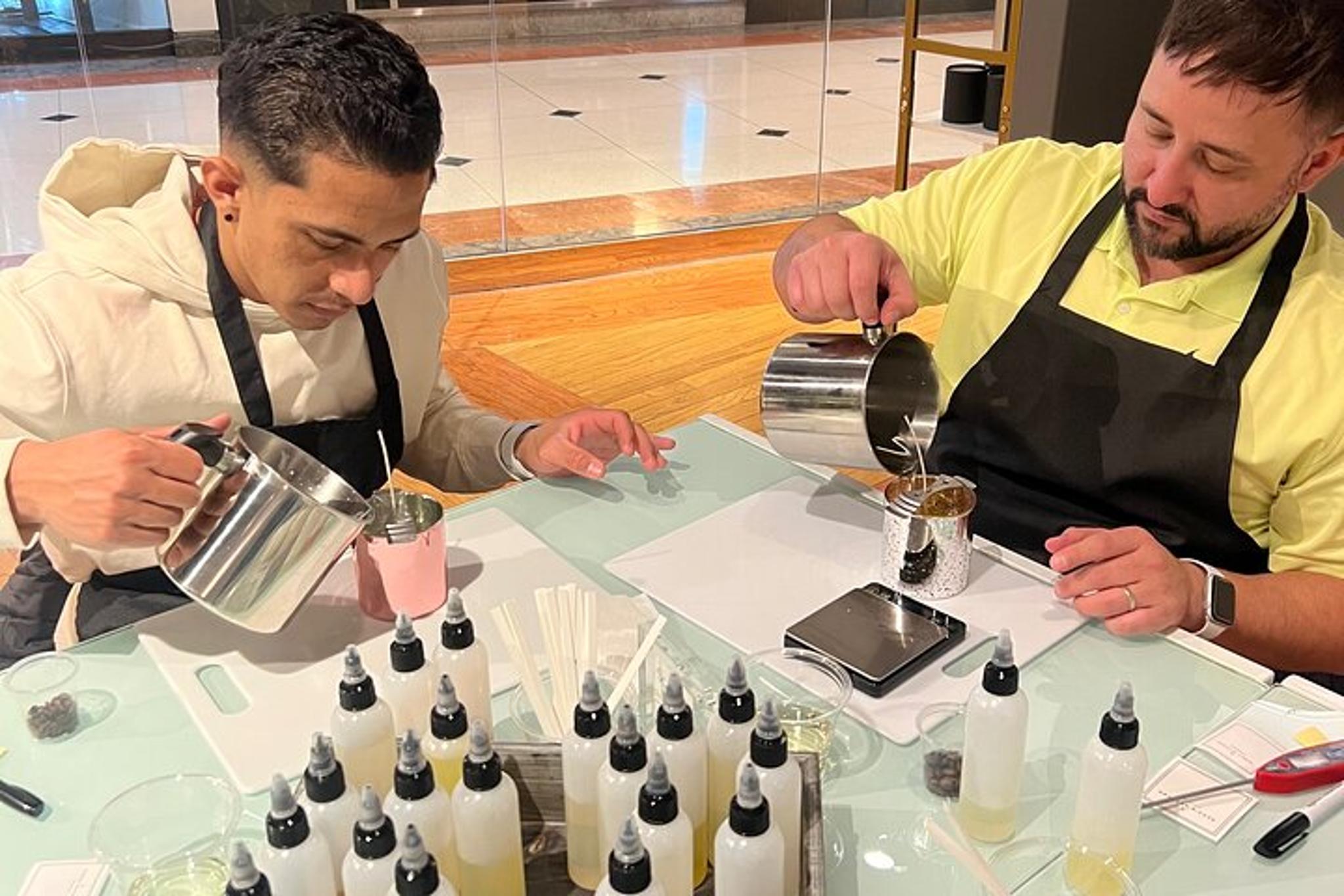 Chicago Candle Making Class on Magnificent Mile - Image 4