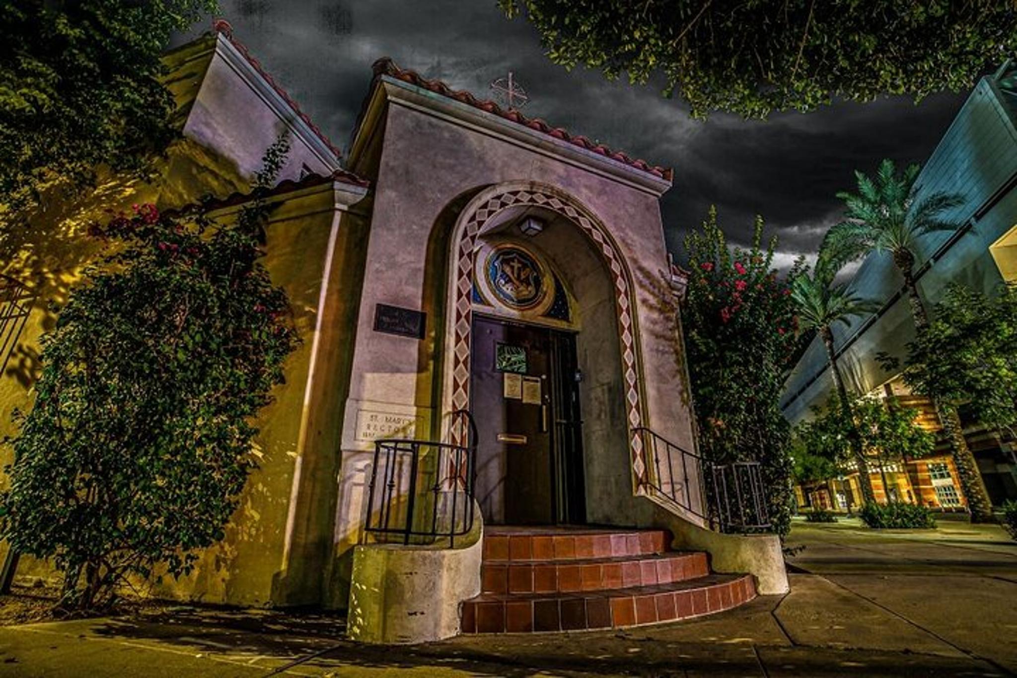 Phoenix Ghost Hunt Walking Tour at Night