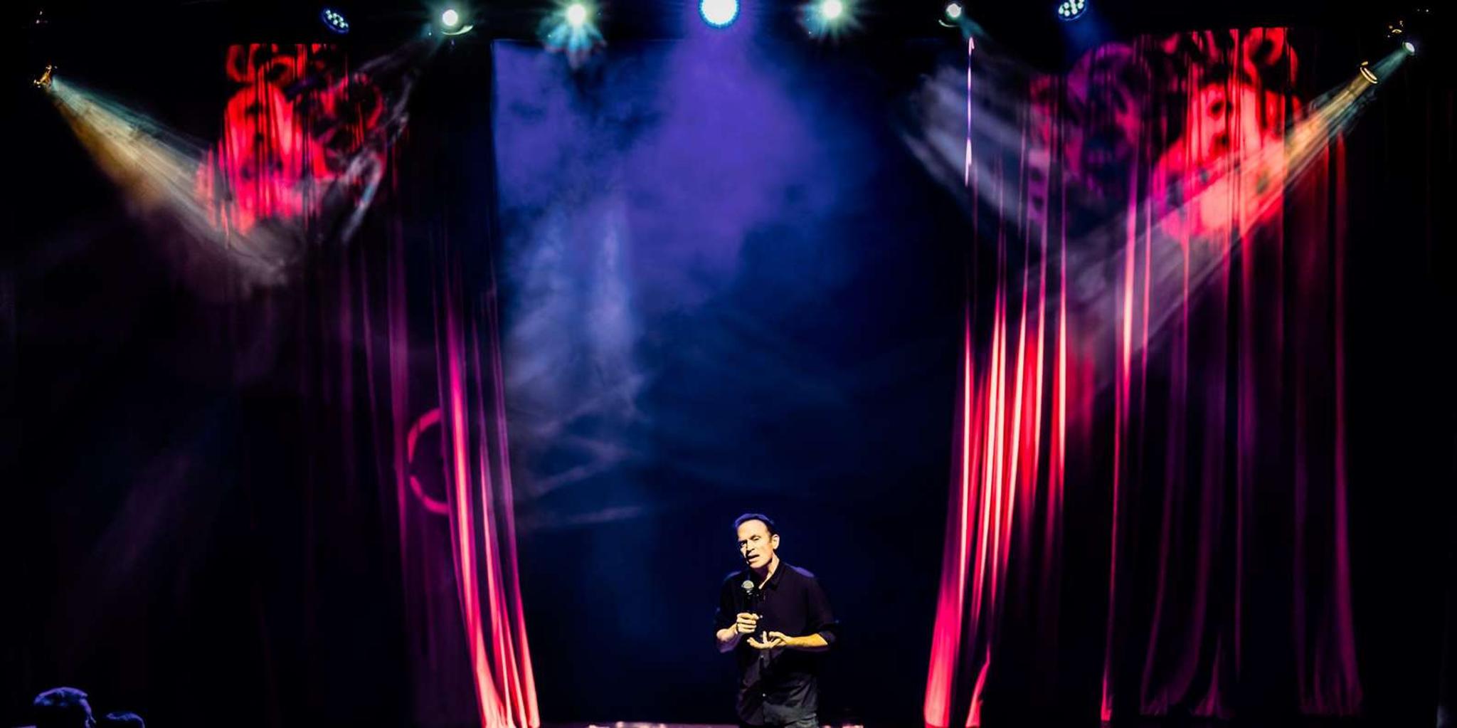 Las Vegas Nathan Burton Magic Show - Image 3
