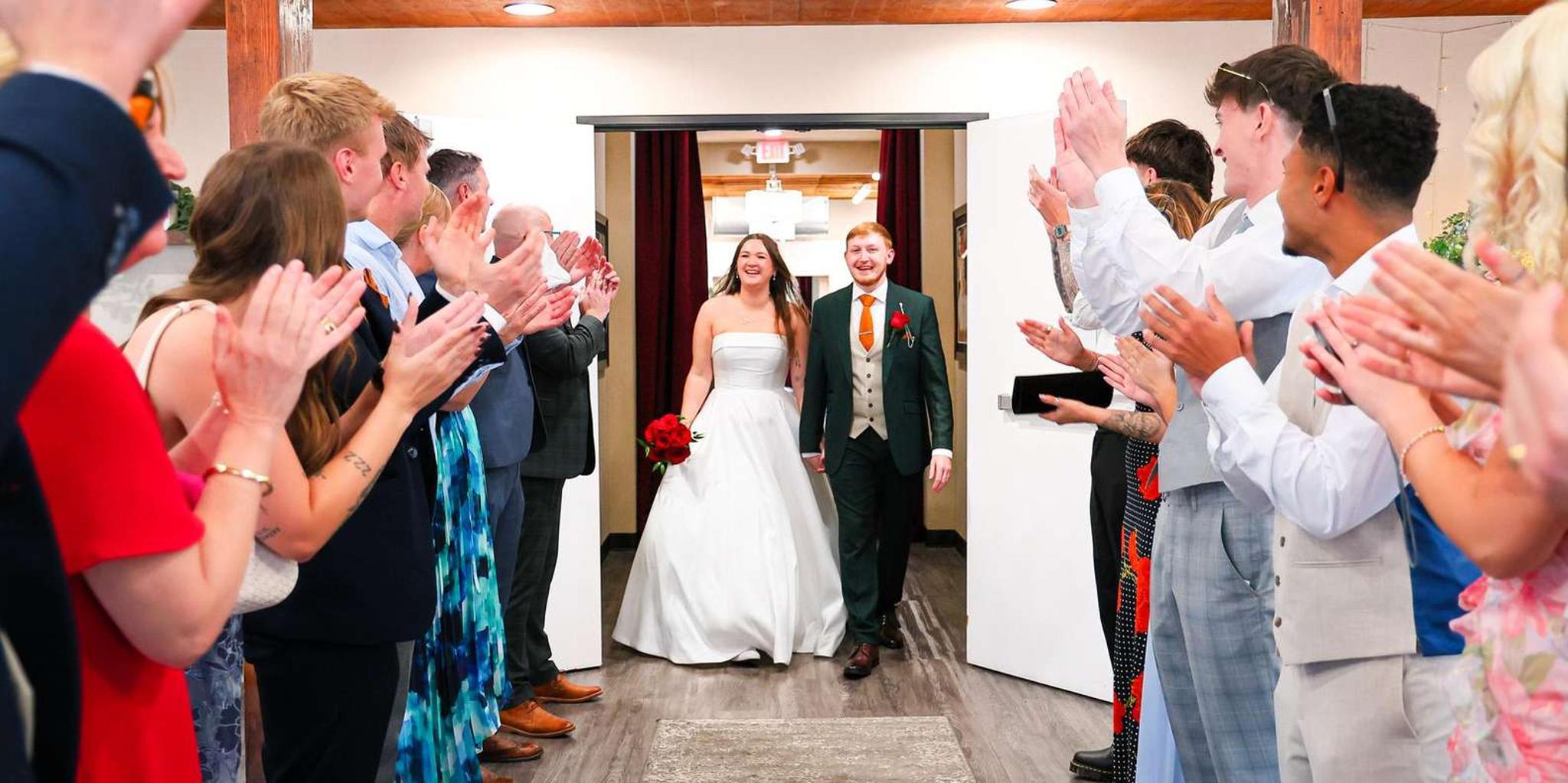 Las Vegas Wedding at The Little Vegas Chapel - Image 3