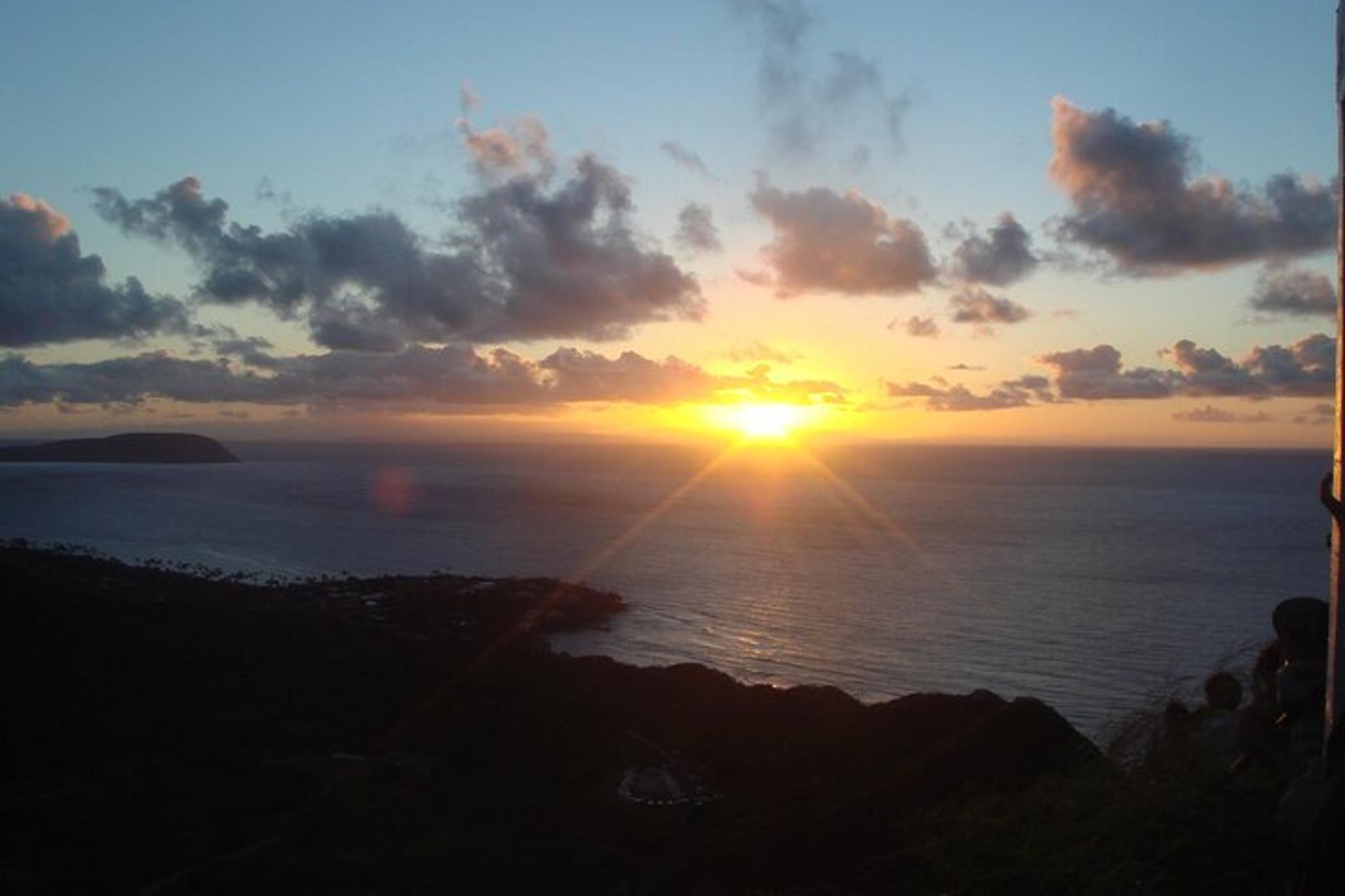 Honolulu Diamond Head Sunrise and Parasail Tour - Image 2