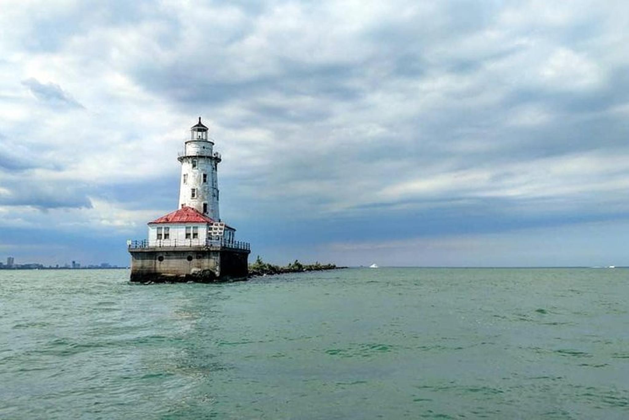 Chicago Sailing Tour on Lake Michigan - Image 6