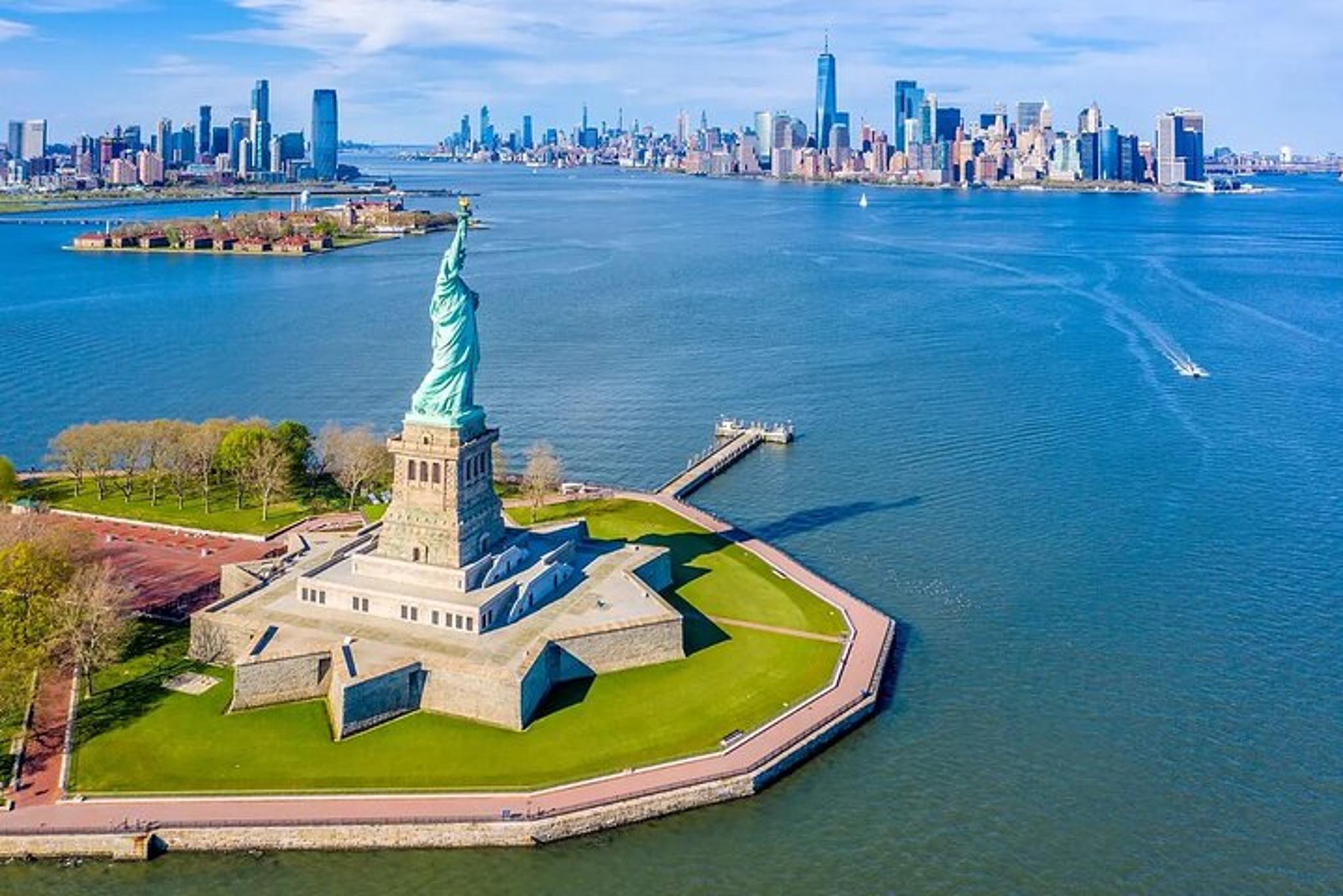 New York Statue of Liberty and Ellis Island Tour - Image 3