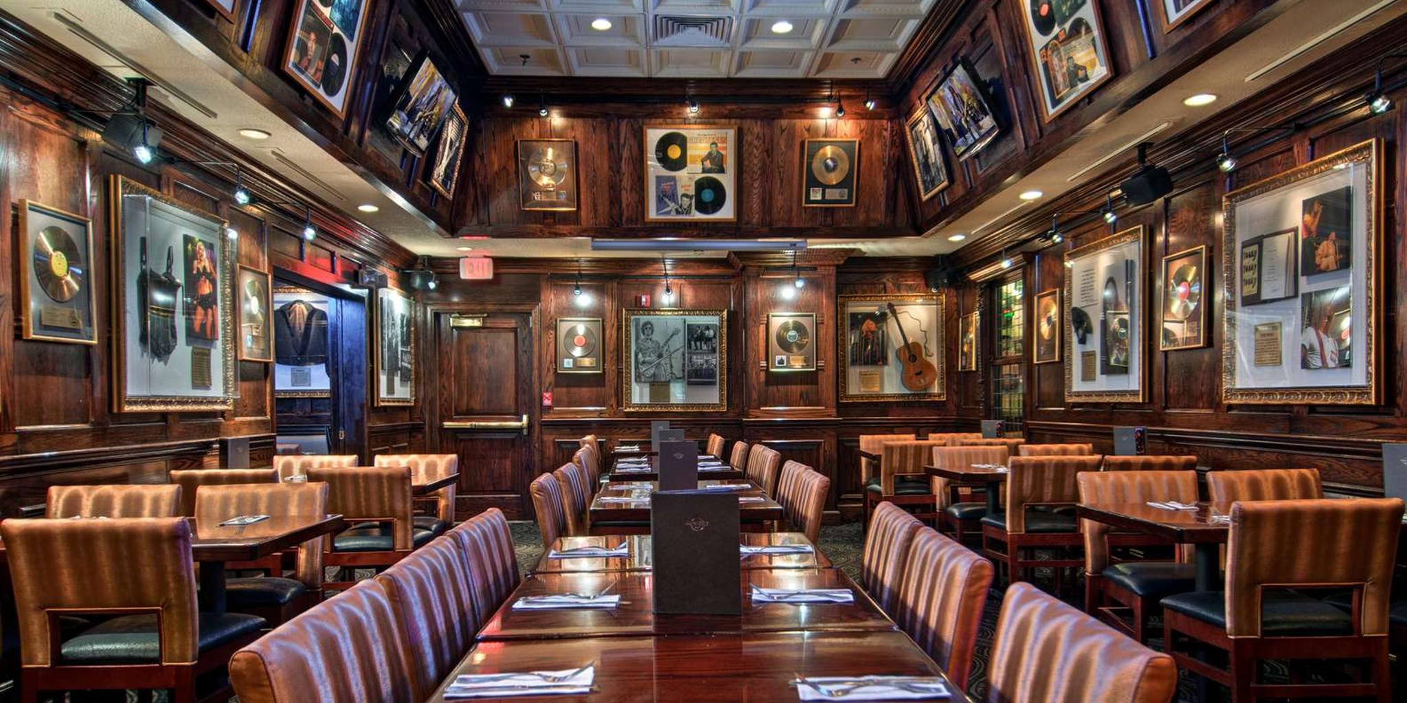 Niagara Falls Hard Rock Cafe Dining Experience - Image 2