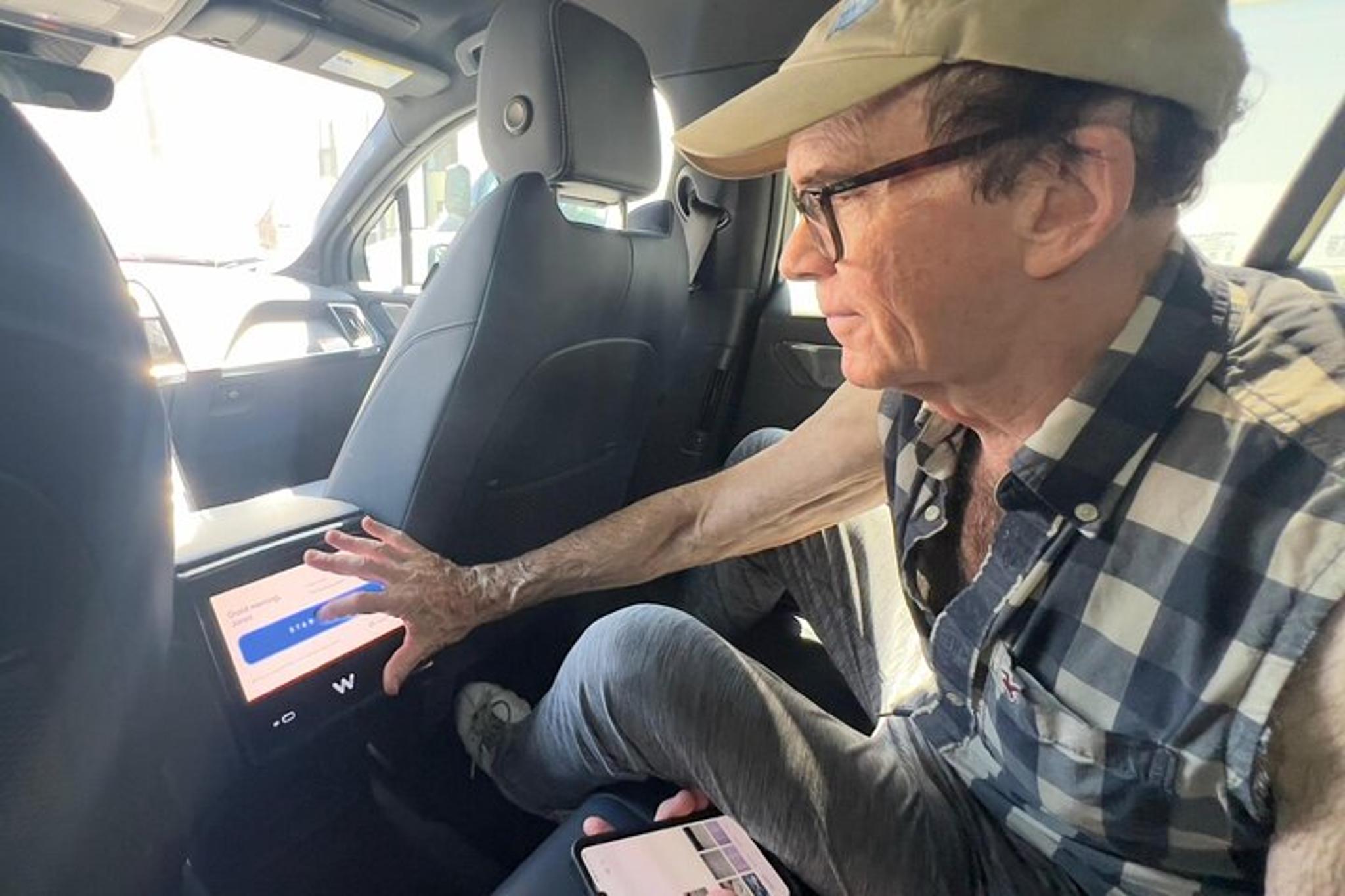 Los Angeles Self-Driving Car Experience - Image 5