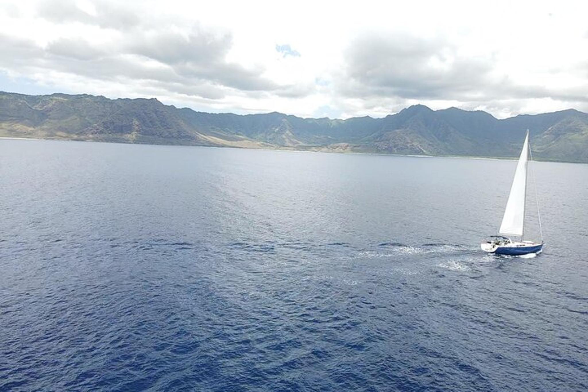 Waikiki Yacht Charter Sail - Image 6