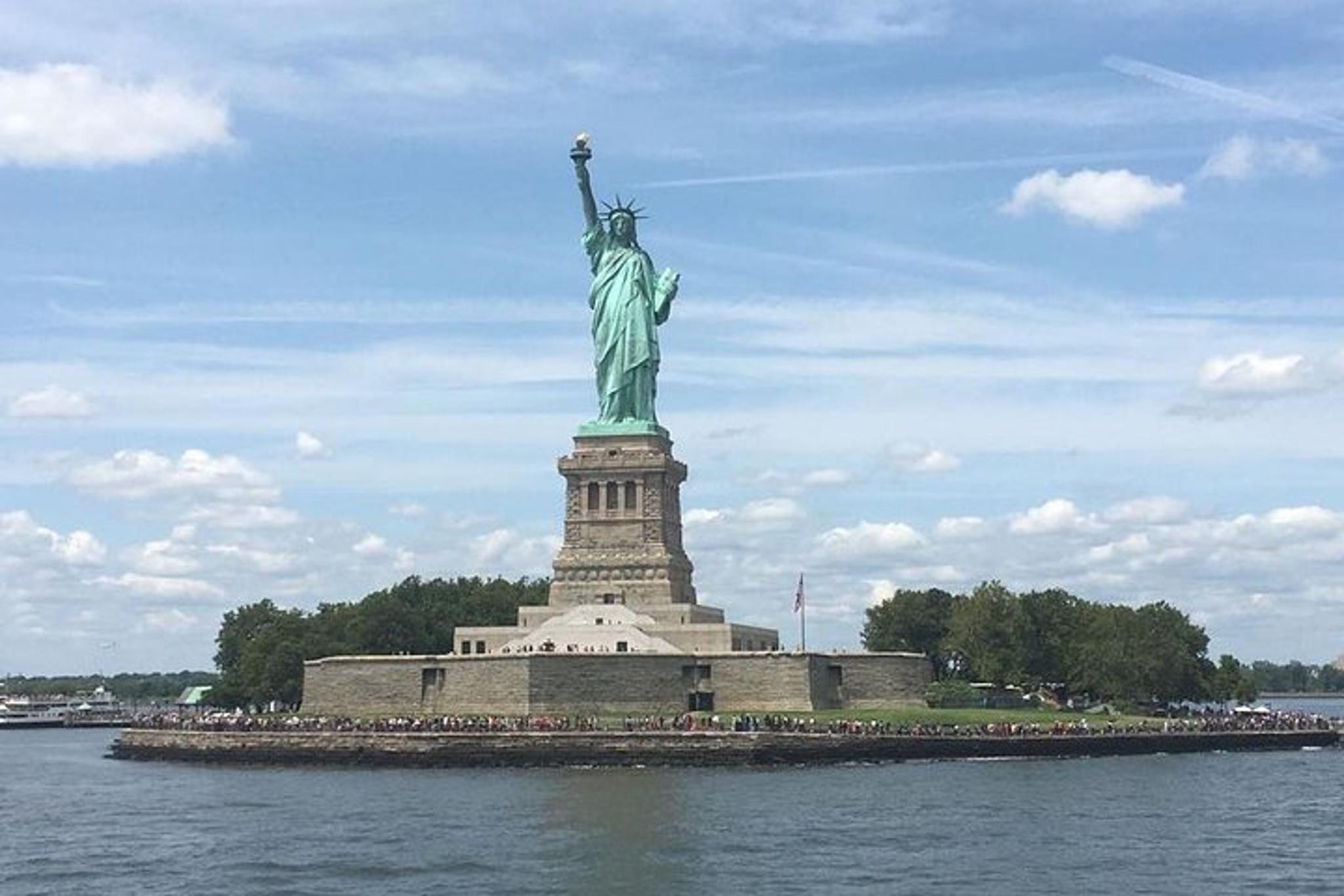 New York Statue of Liberty and Ellis Island Tour
