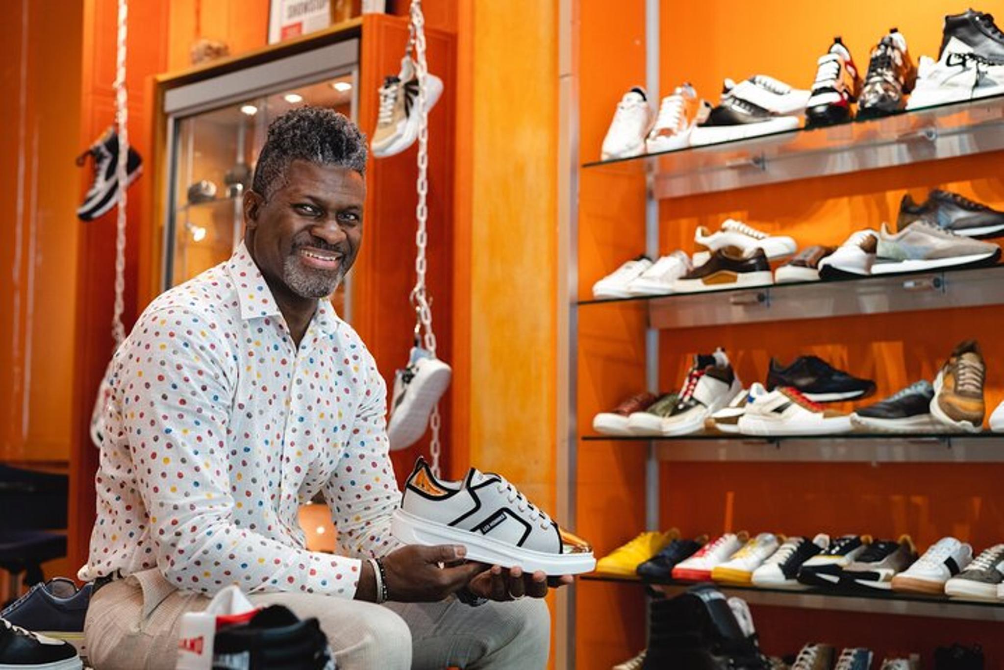 New York Thrift Shopping and Wine Tour - Image 5