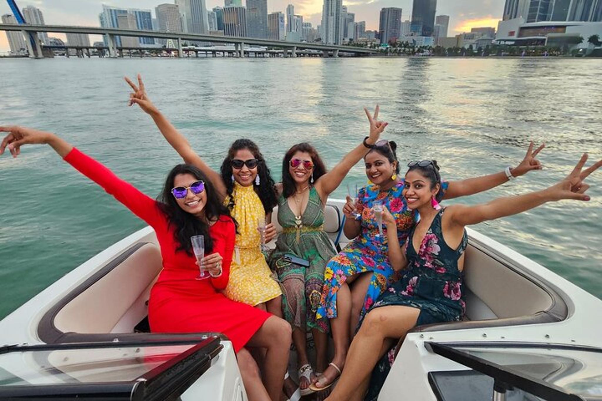 Miami Shared Boat Tour 2 hr - Image 1