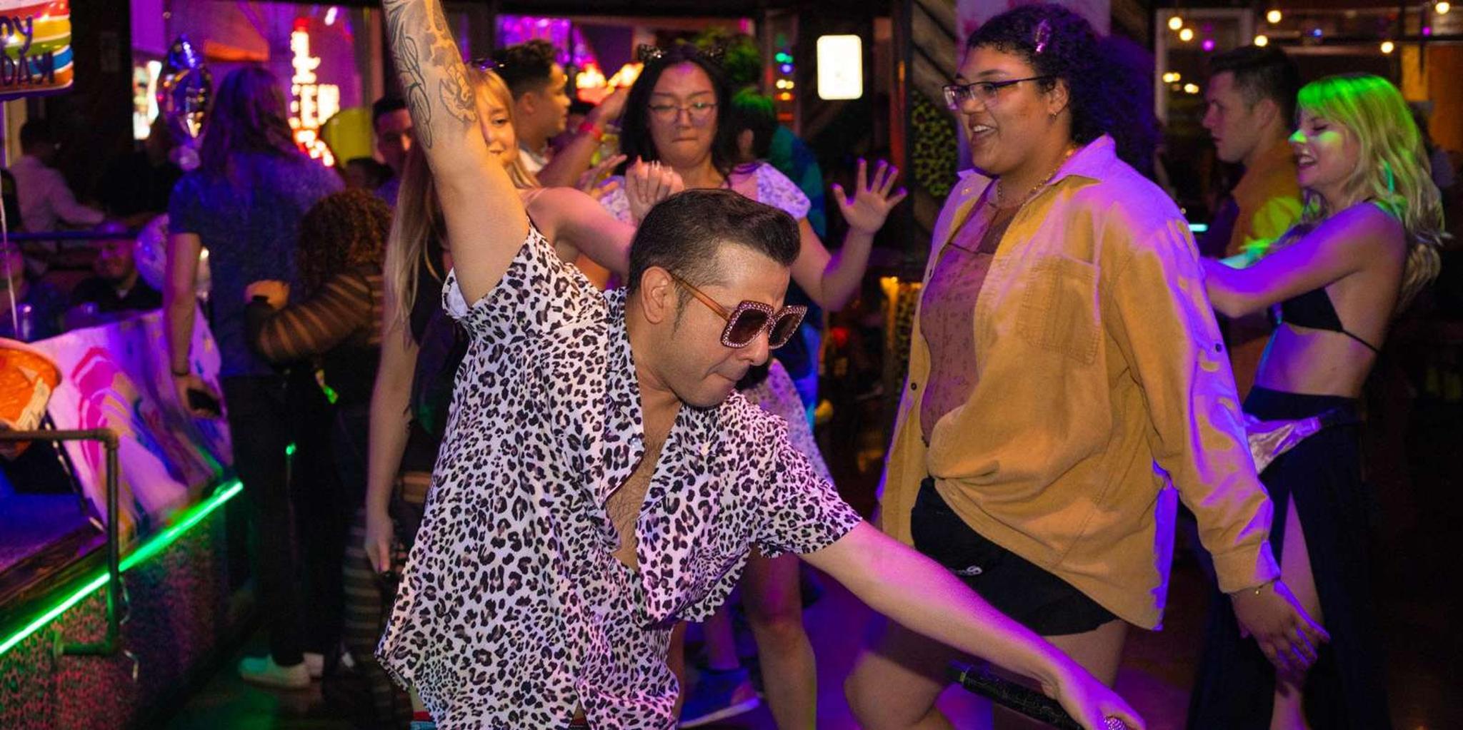 Las Vegas Fremont Street Bar Crawl - Image 4