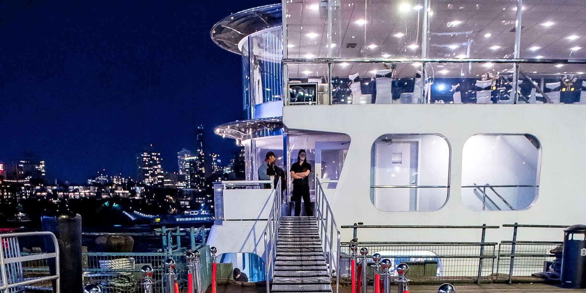 New York City Dinner Cruise with Live Music - Image 4