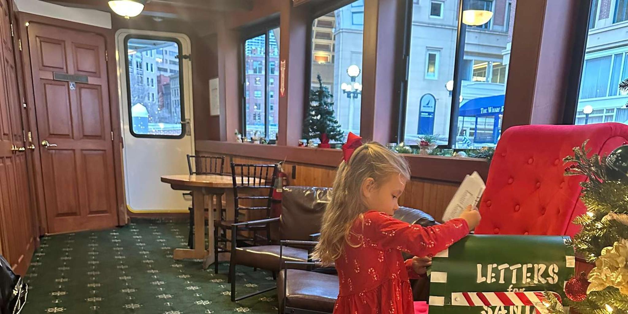 Boston Harbor Santa Brunch Cruise - Image 3