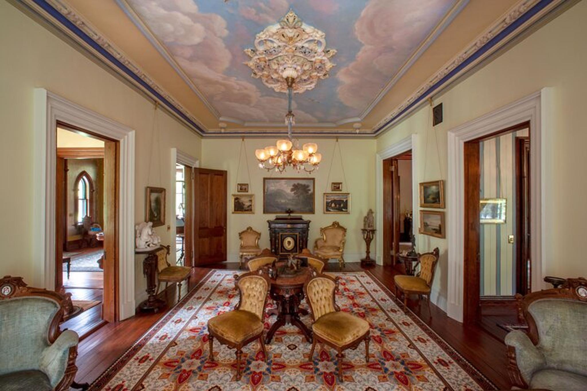 New York Armour-Stiner Octagon House Tour - Image 2