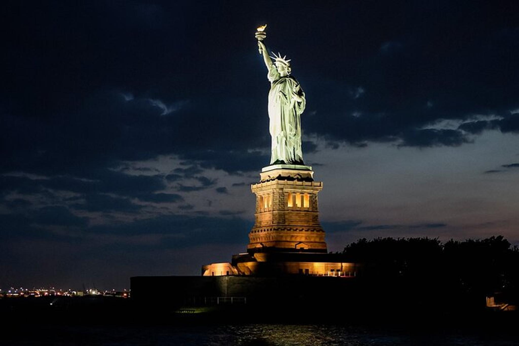 New York City Lights Cruise - Image 6