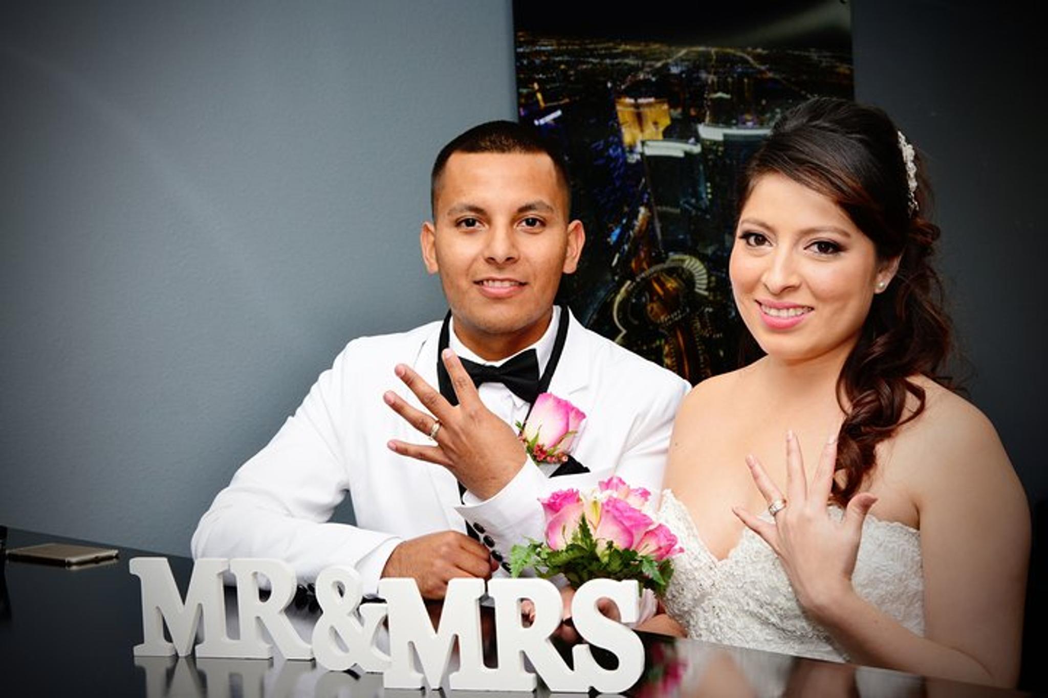 Las Vegas Helicopter Wedding Ceremony - Image 5