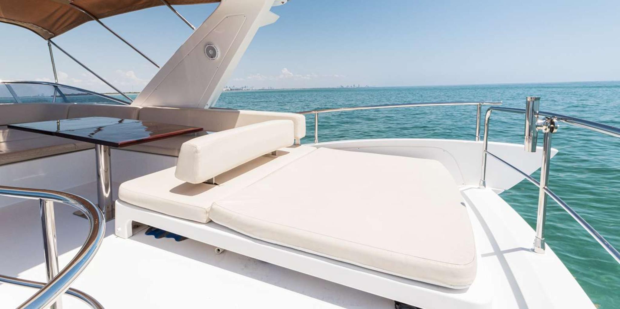 Miami Yacht Tour with Private Captain 4 hr