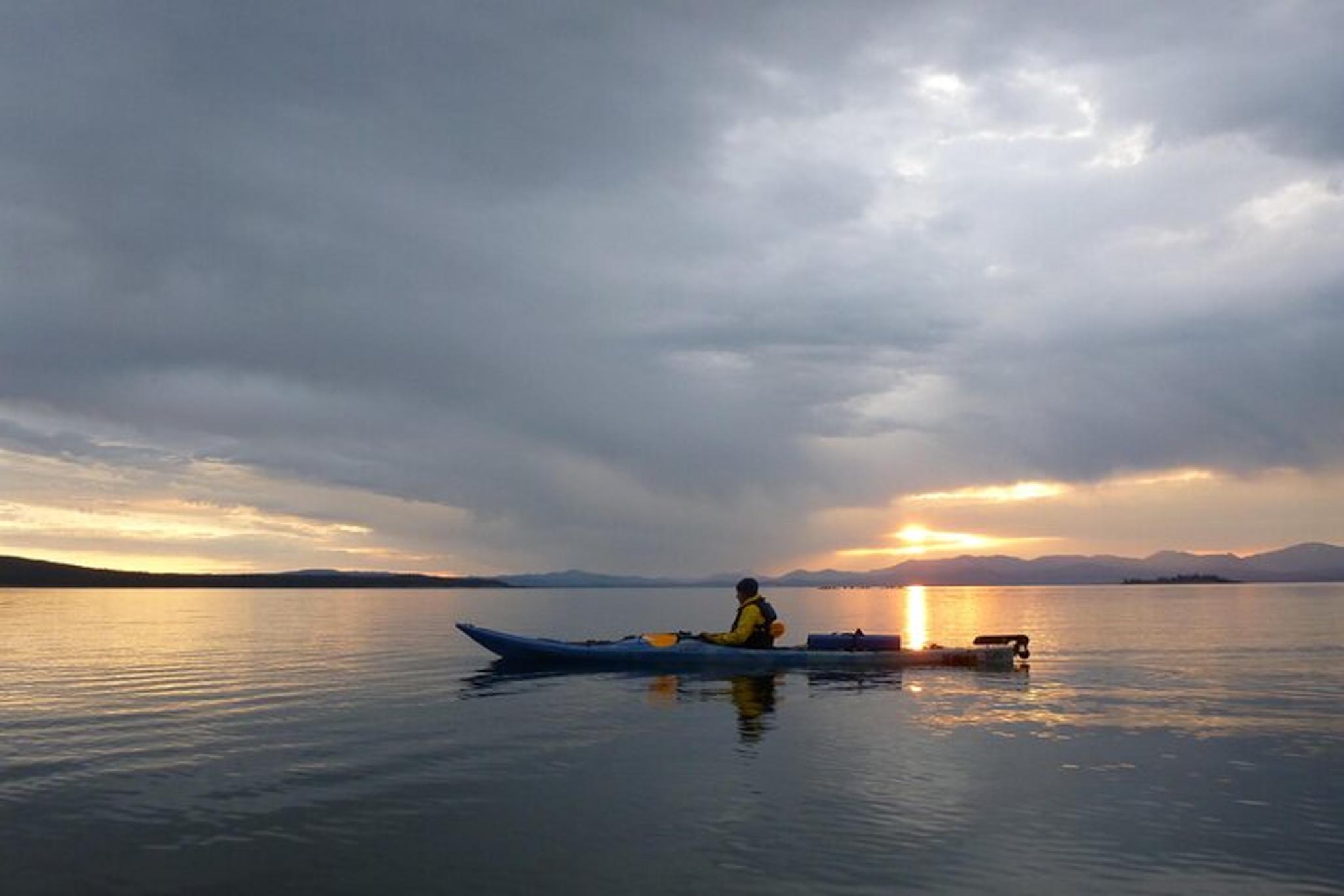 Yellowstone Lake Kayak Tour - Image 4